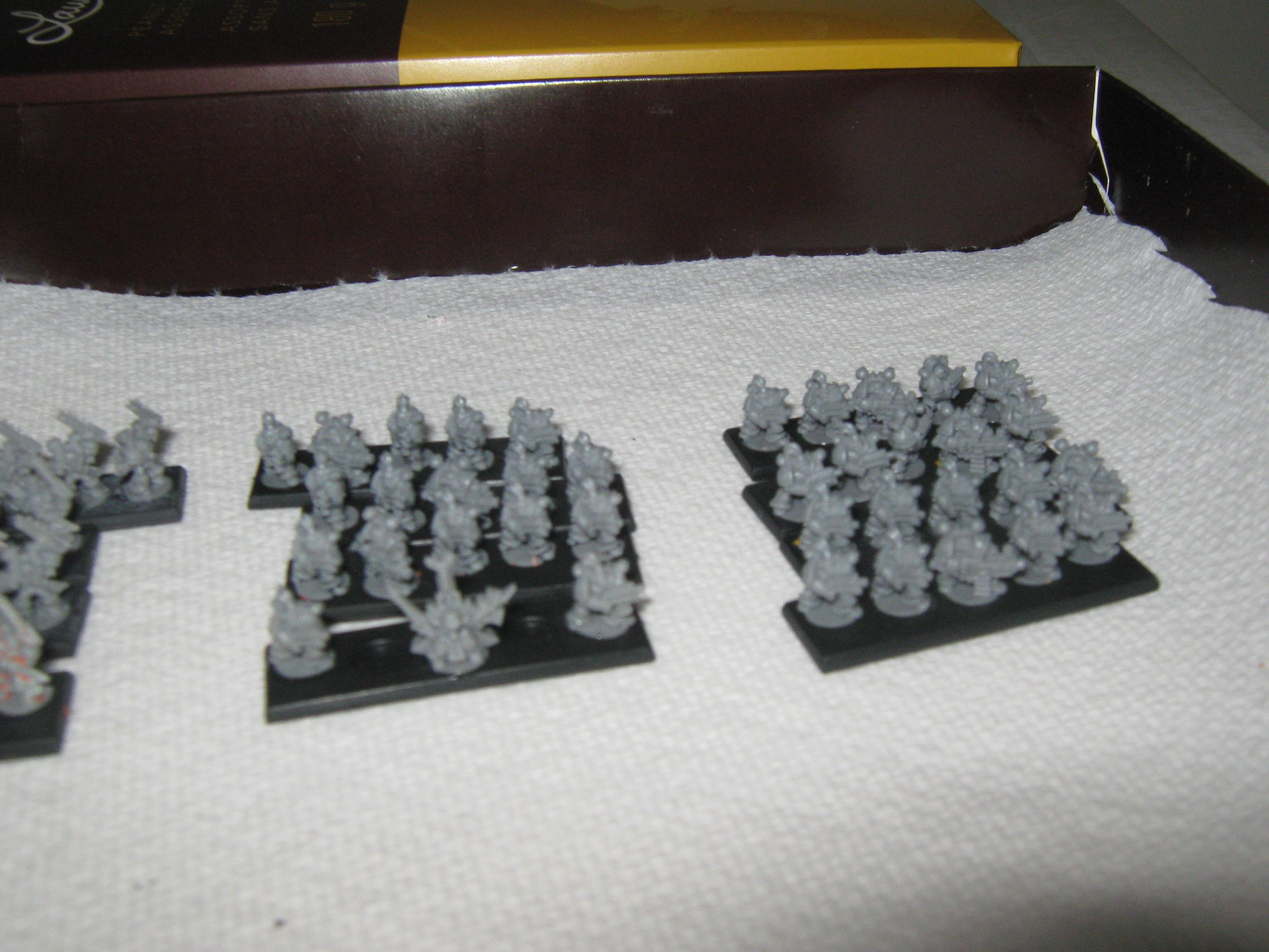 the hero (3model stand) is new off sprue with stripped minis