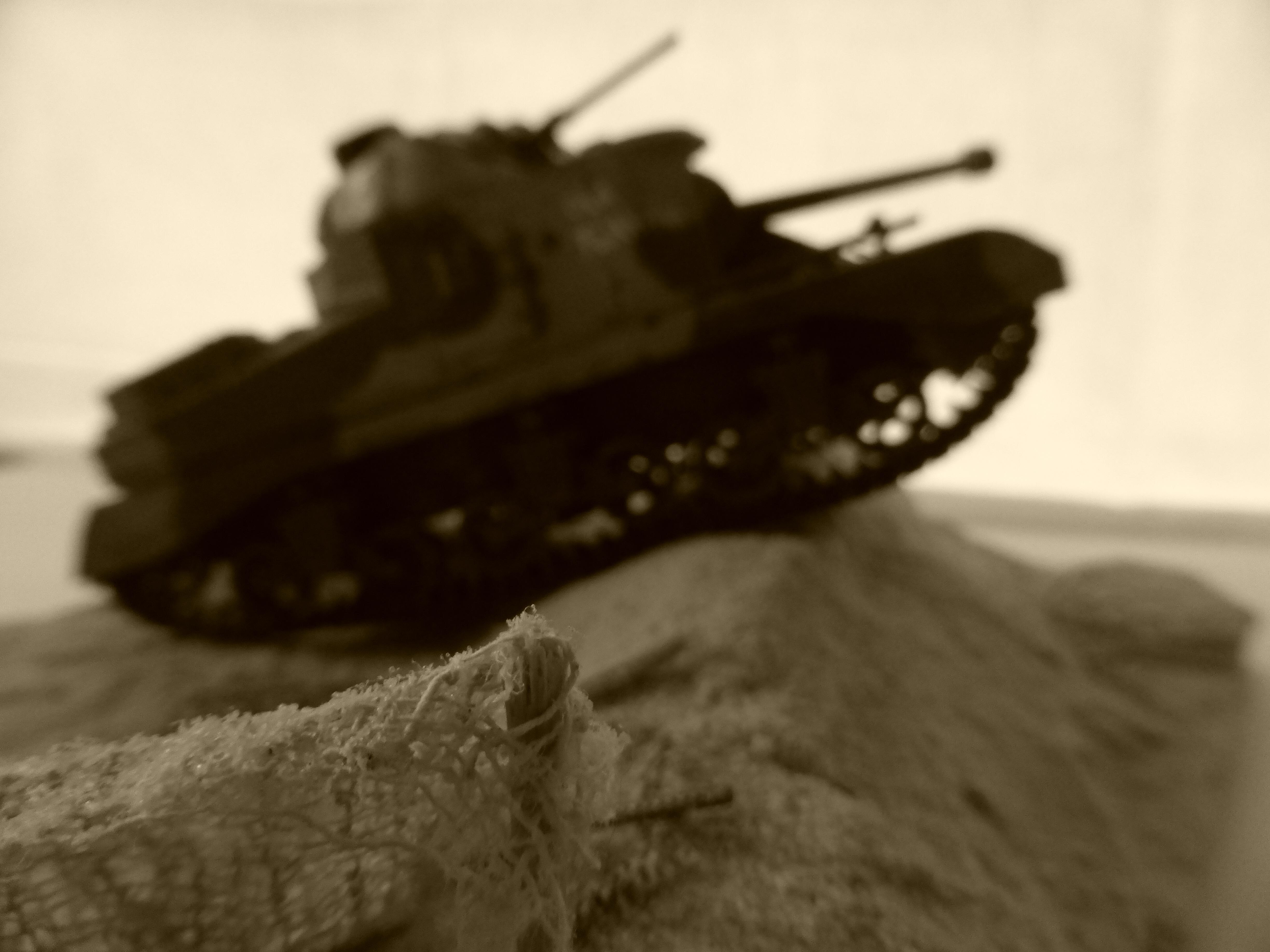 M3 Grant/Lee WW2 tank desert diorama