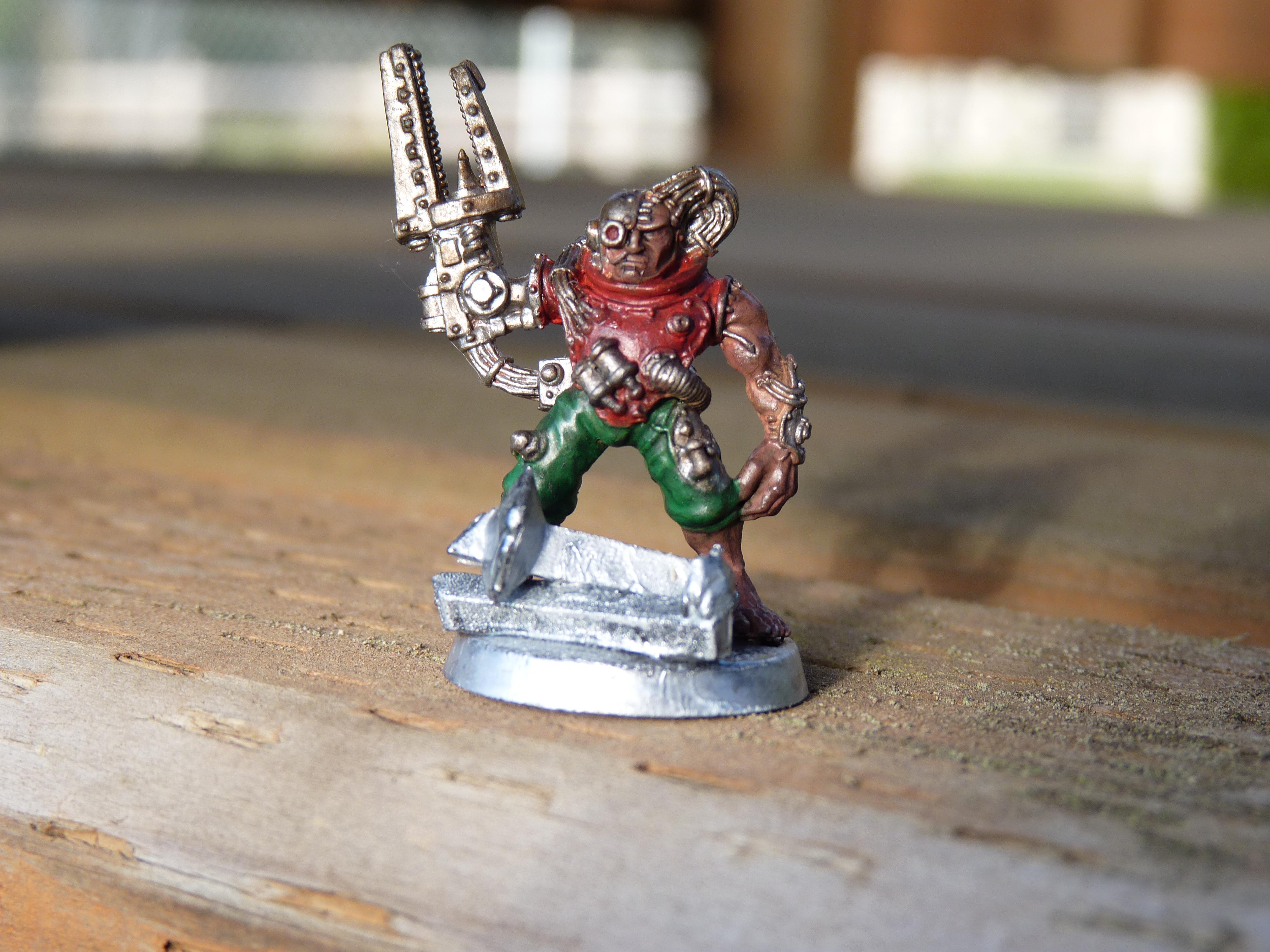 Servitor 1 Front 2