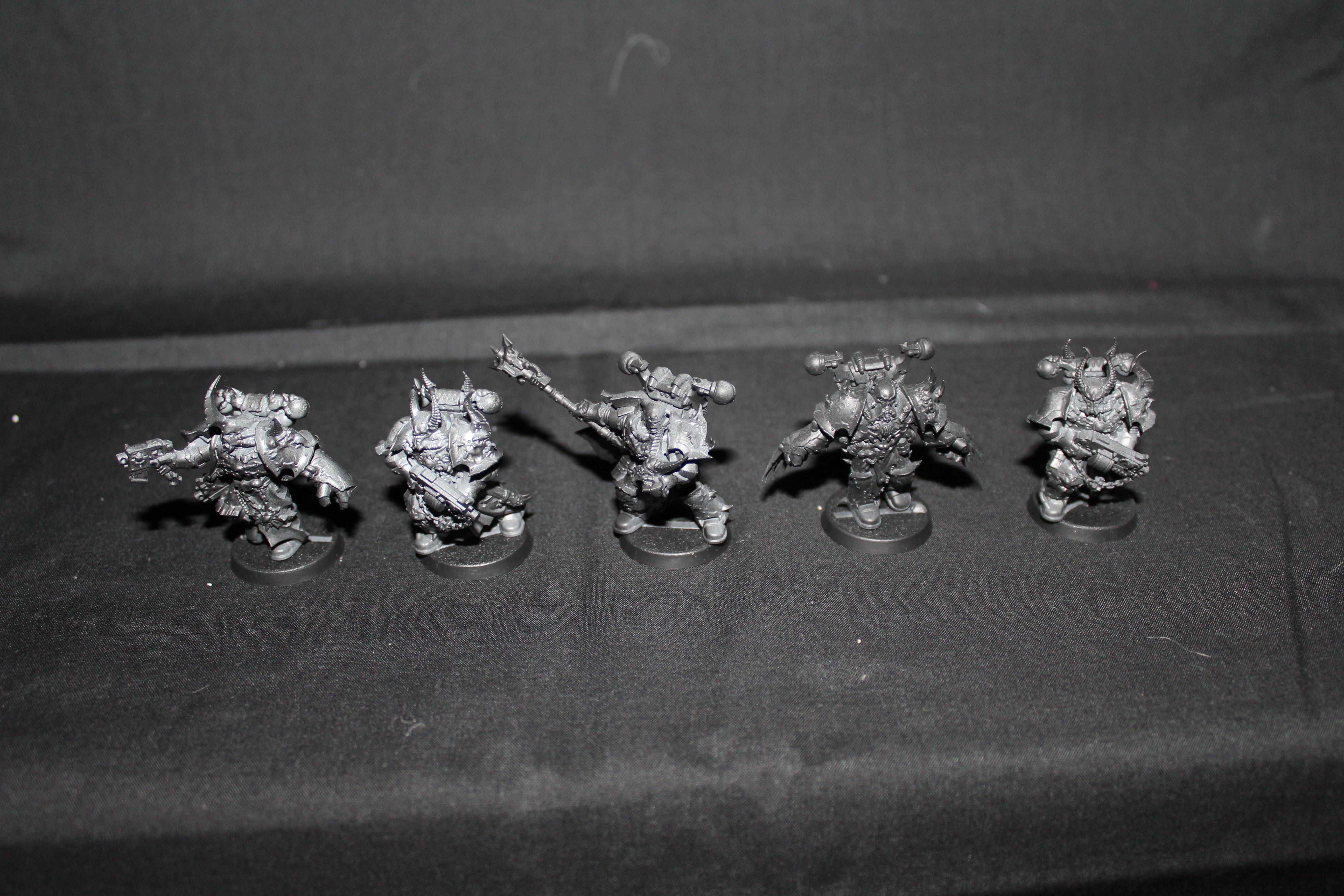 5 chaos space marines from dark vengeance