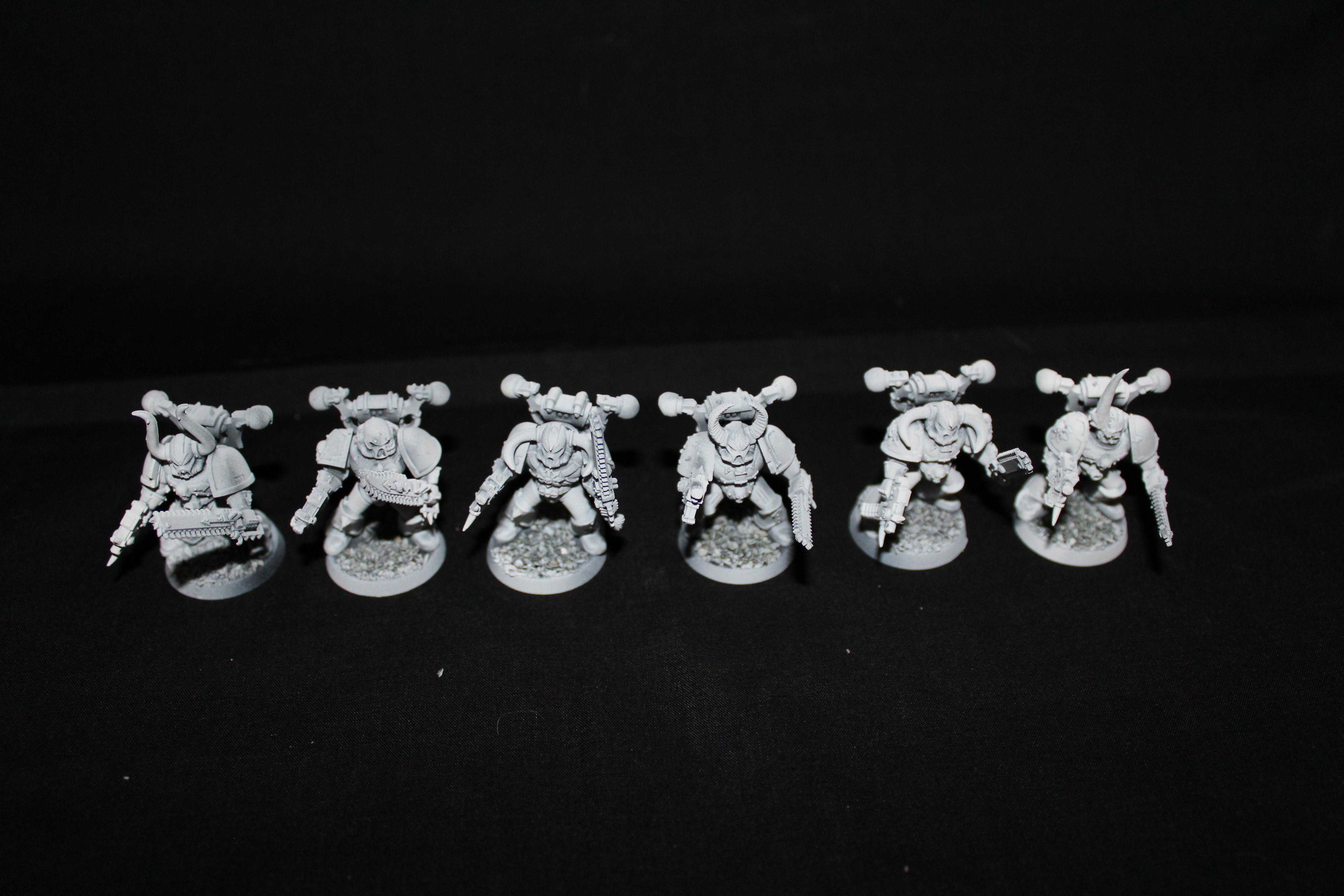 6 random chaos space marines with bolt pistols and CCW's