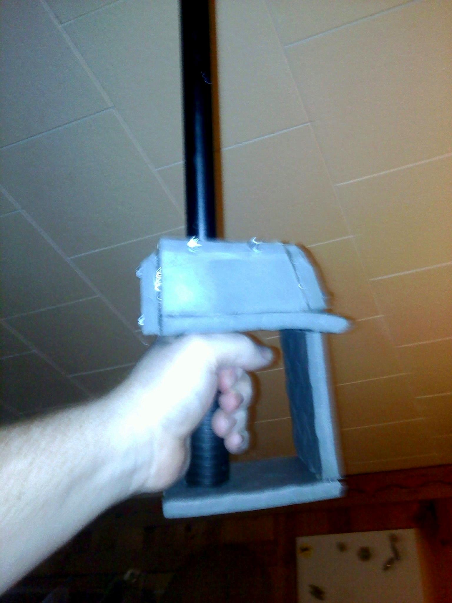 axe grip 1
