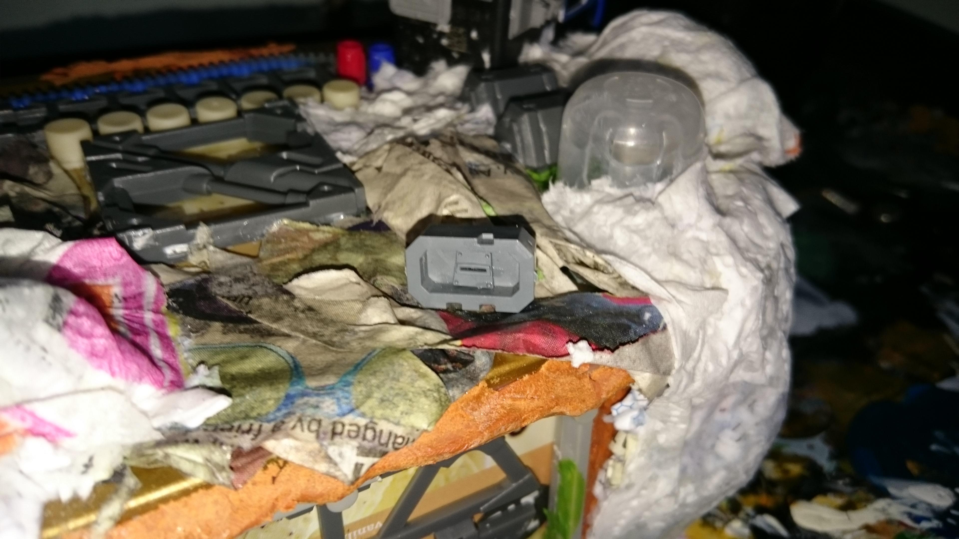 X Wing, airlock