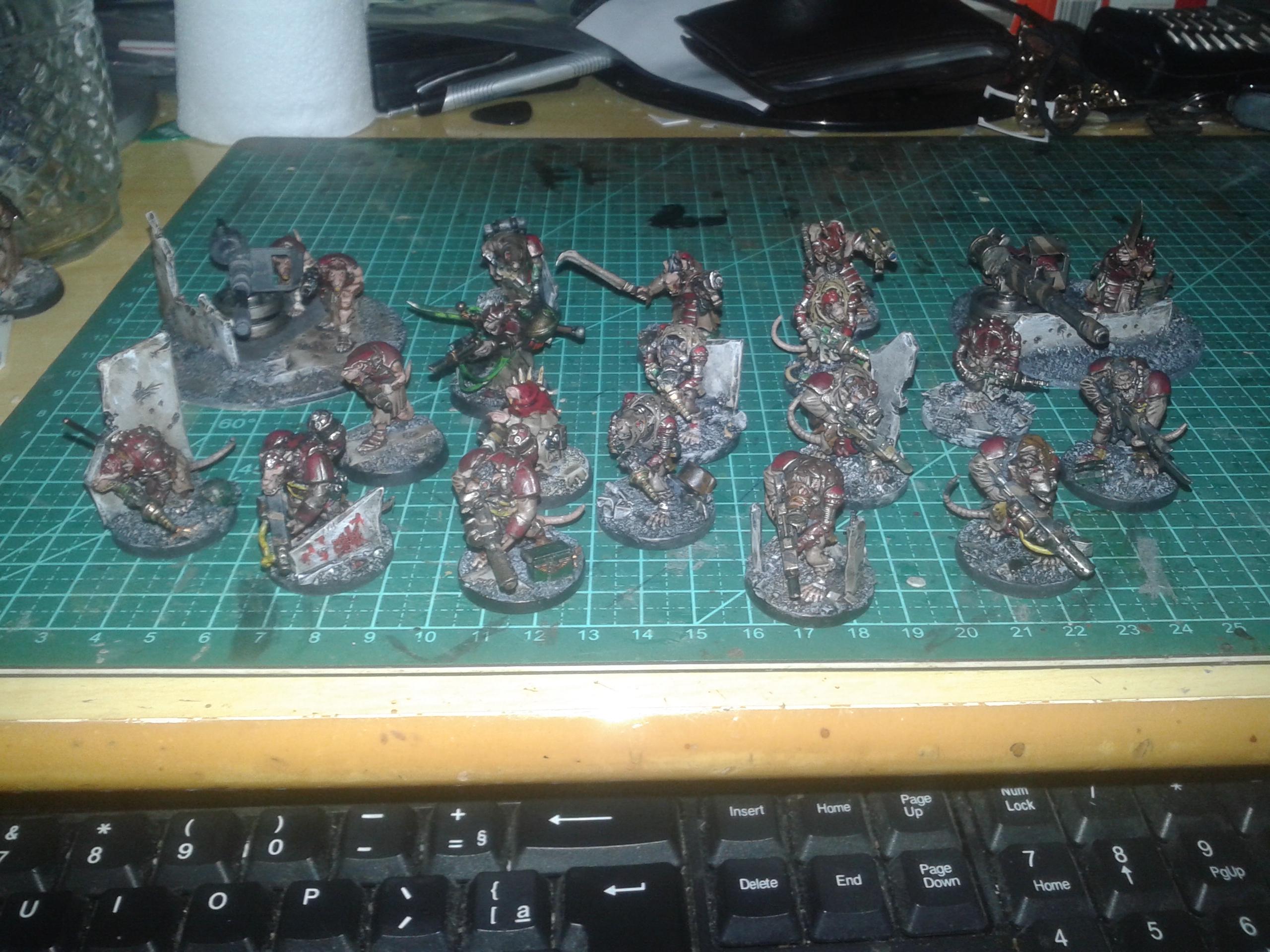 Infantry Squad (Blobbed, with way more options than they actually can field, as a lot of regular troopers still need to be painted)