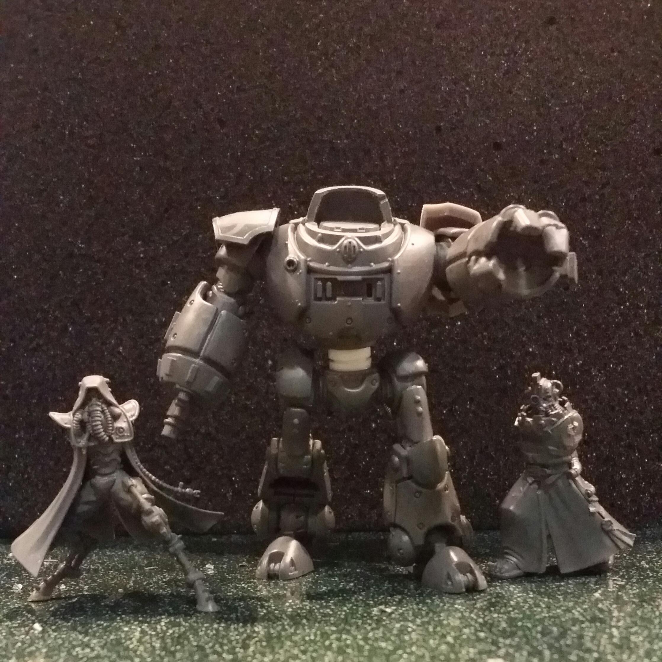 Kastelan with others models for size comparison