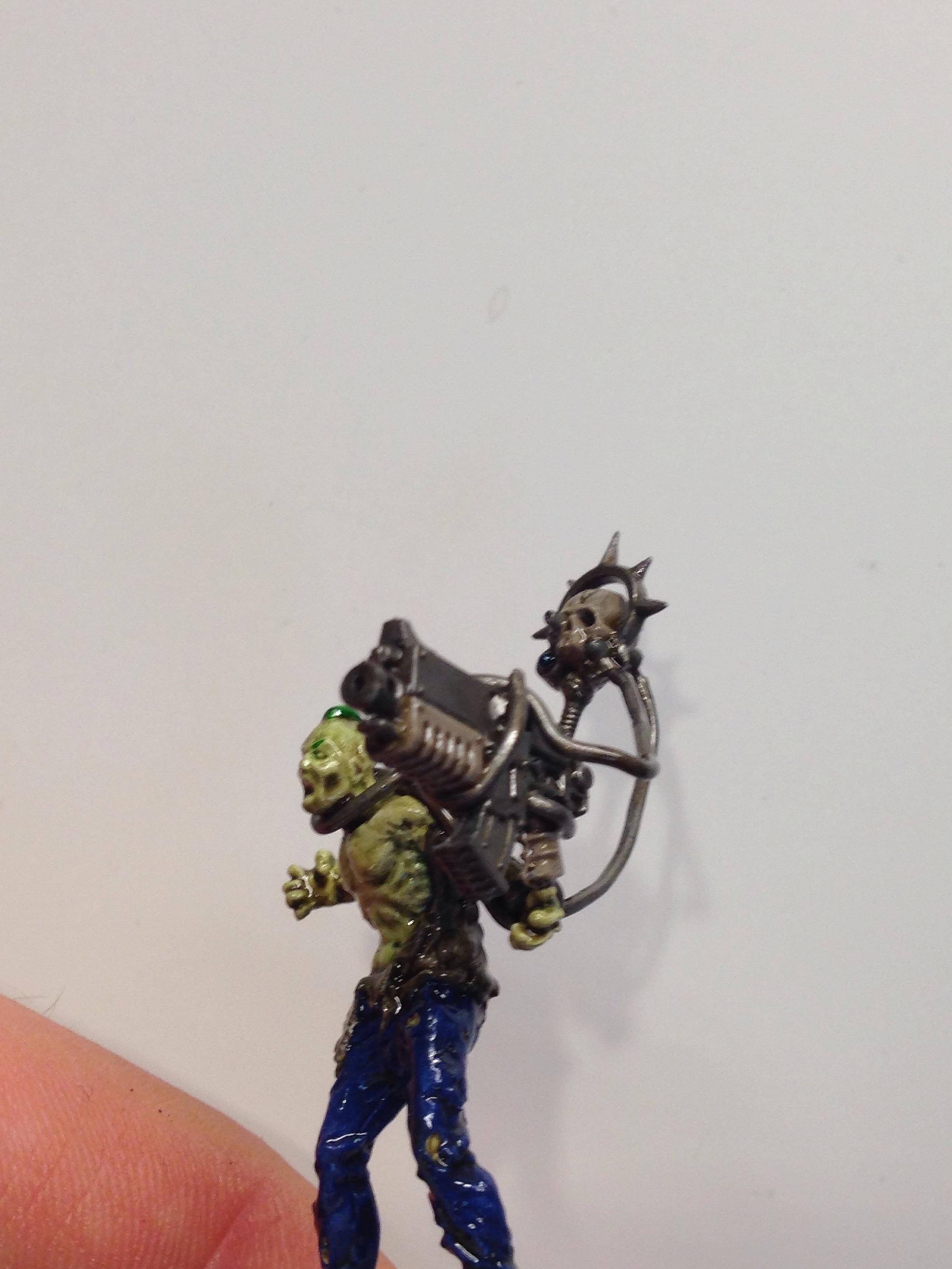 Servo skull side