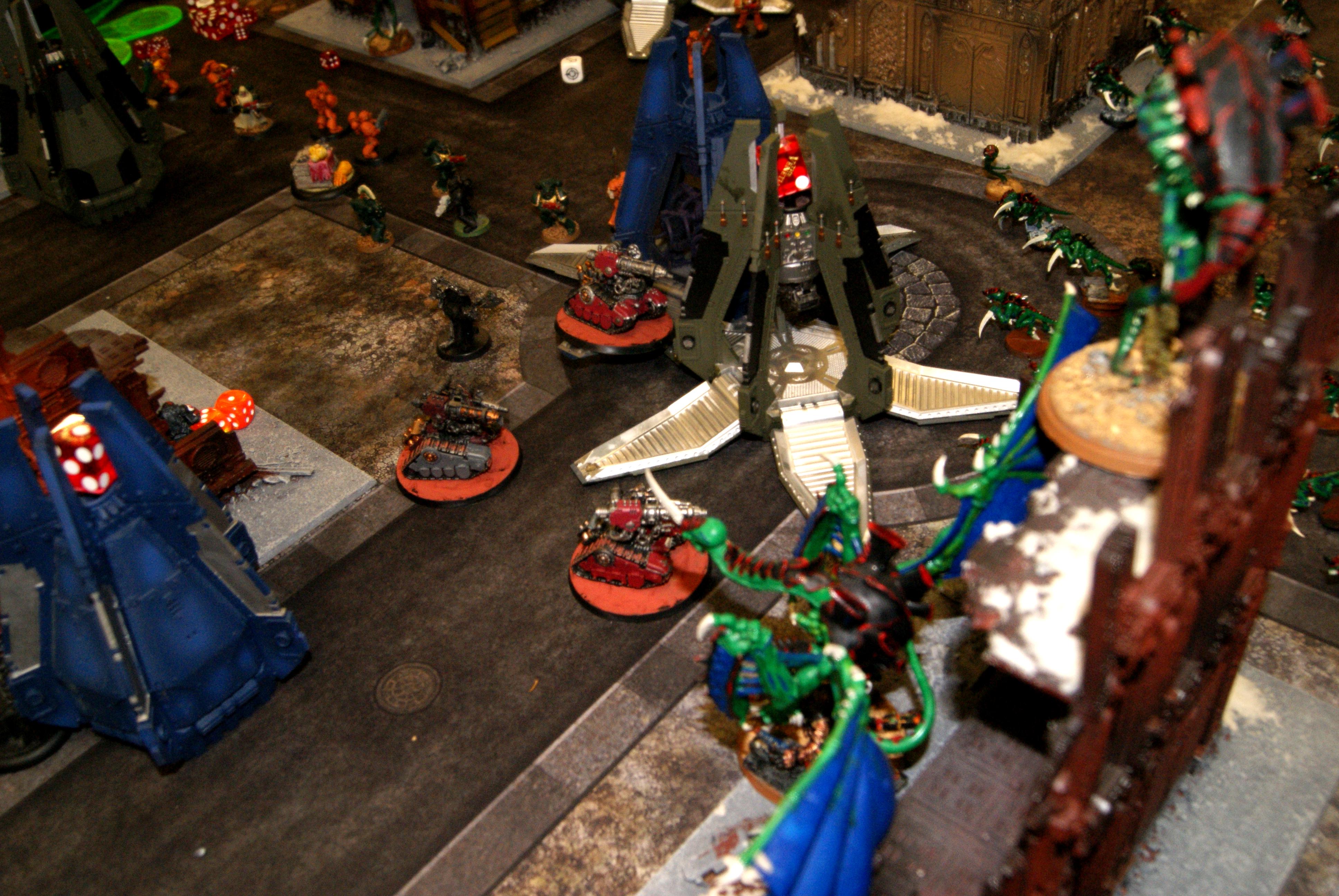 Flyrant shooting up grav cannons