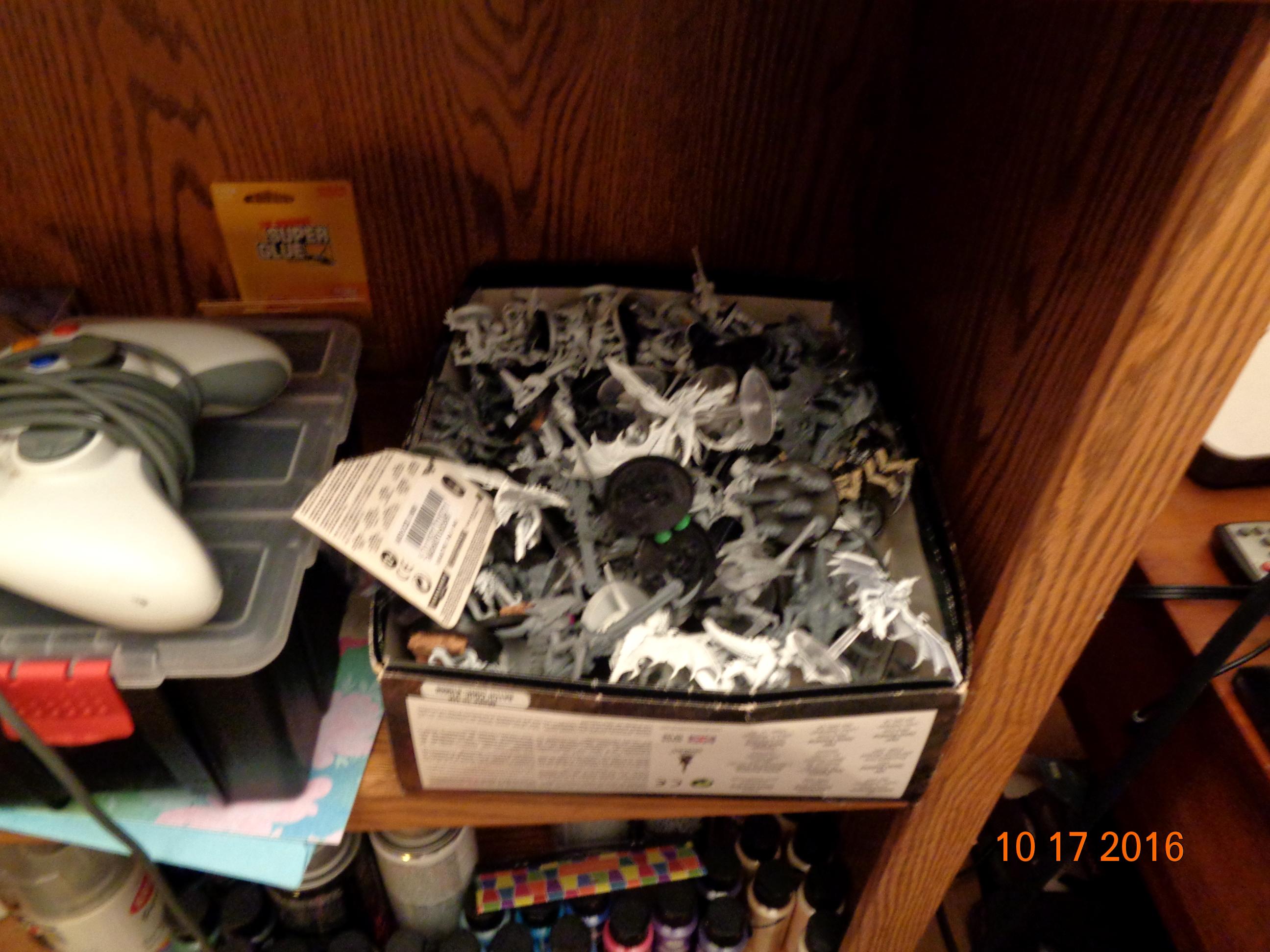 Lots of tyranids to paint