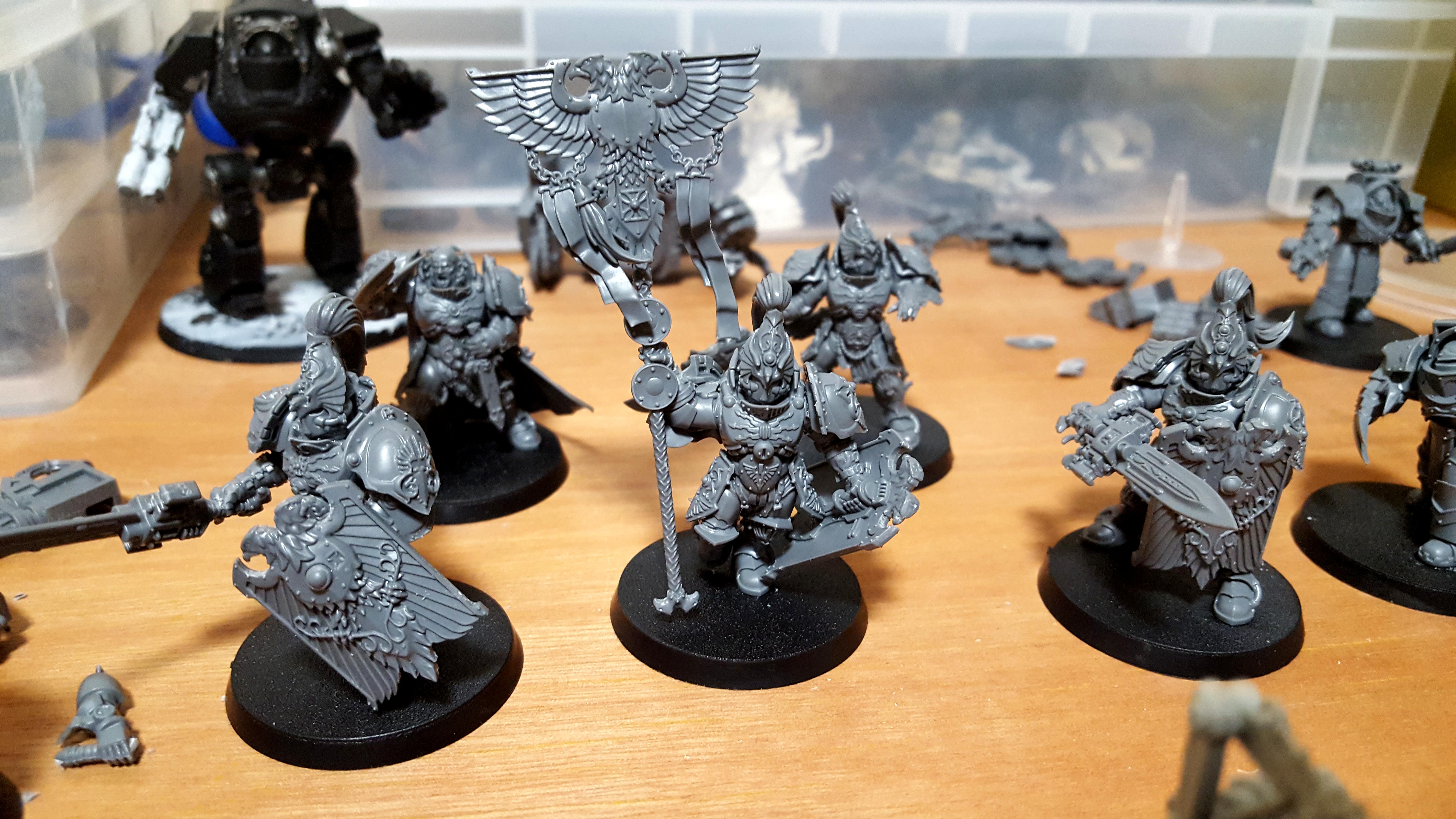 Custodes squad w/vexilla