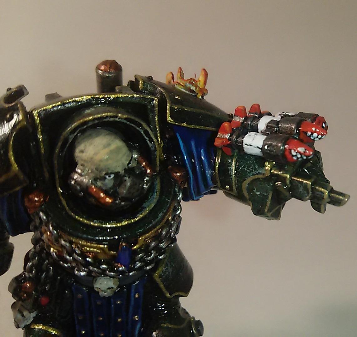 Zoom of Catafractii sgt with wrist grenades 