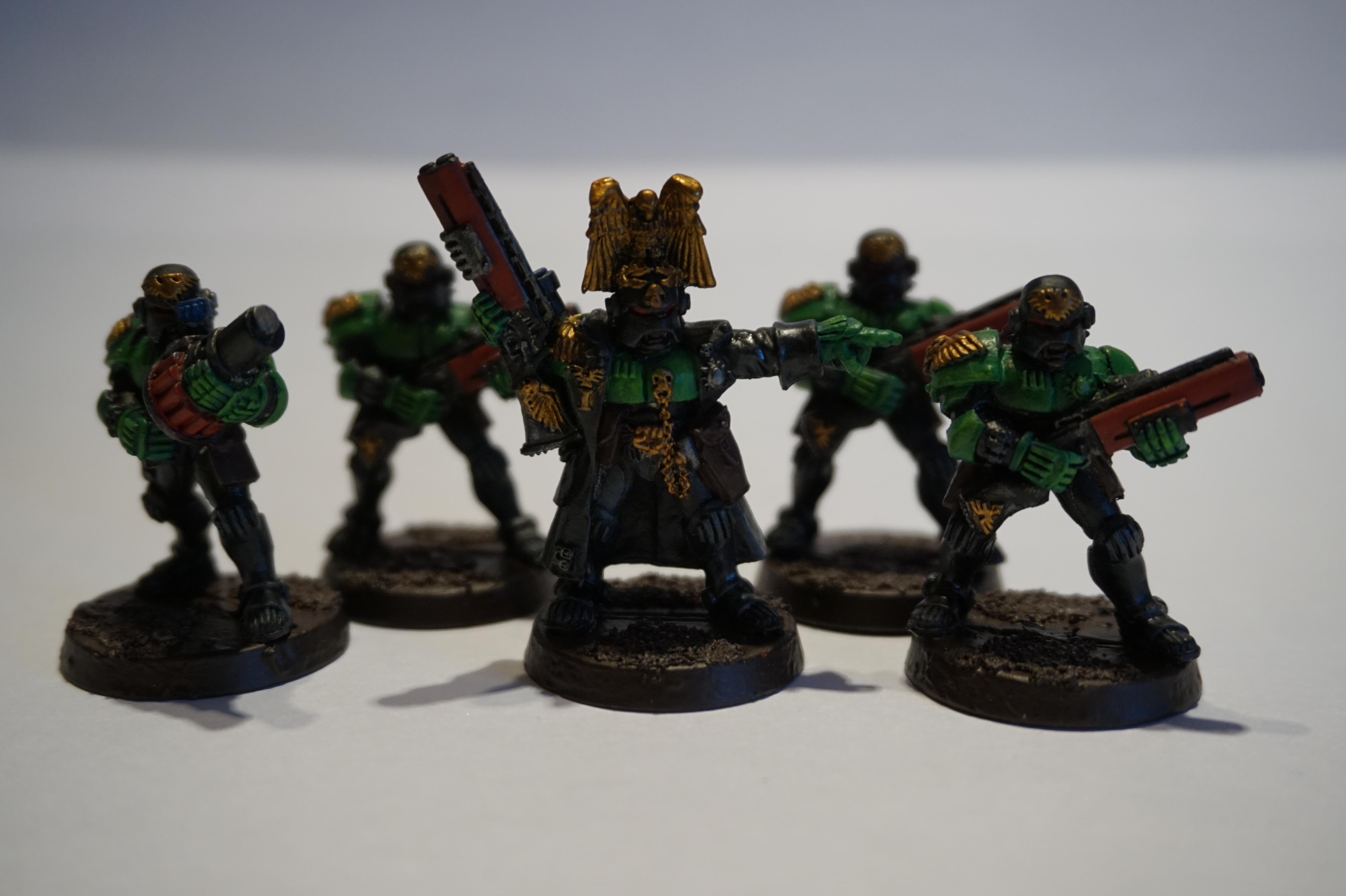 Adeptus Arbites, Scouts with shotguns aka. classic, metal Adeptus Arbites in green [love, love this retro-models]
