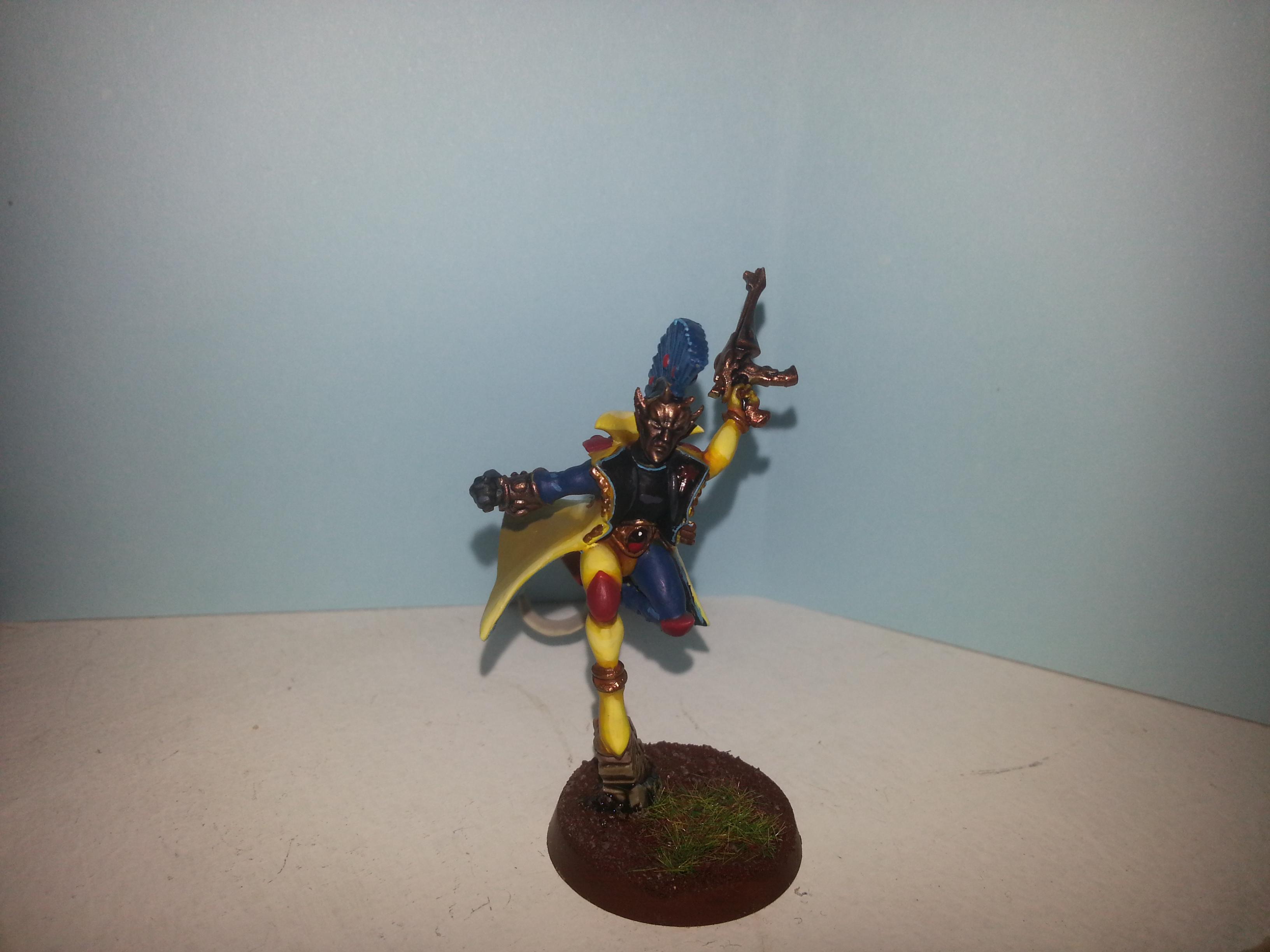 Eldar, Harleqins, trupe master caress