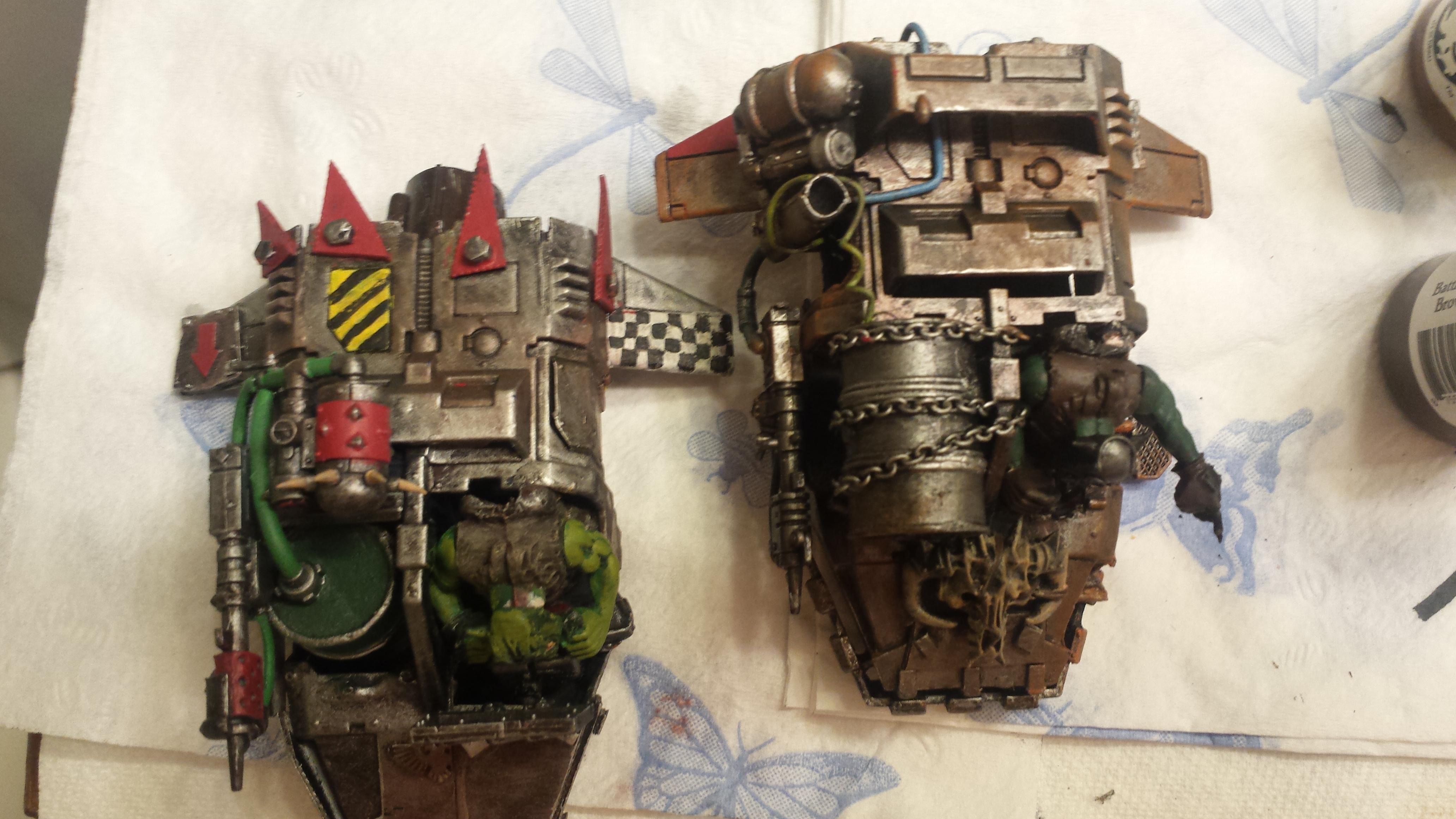 Note the difference.. not terribly bad considering one could easily be freshly looted, whereas the other has been passed around a lot