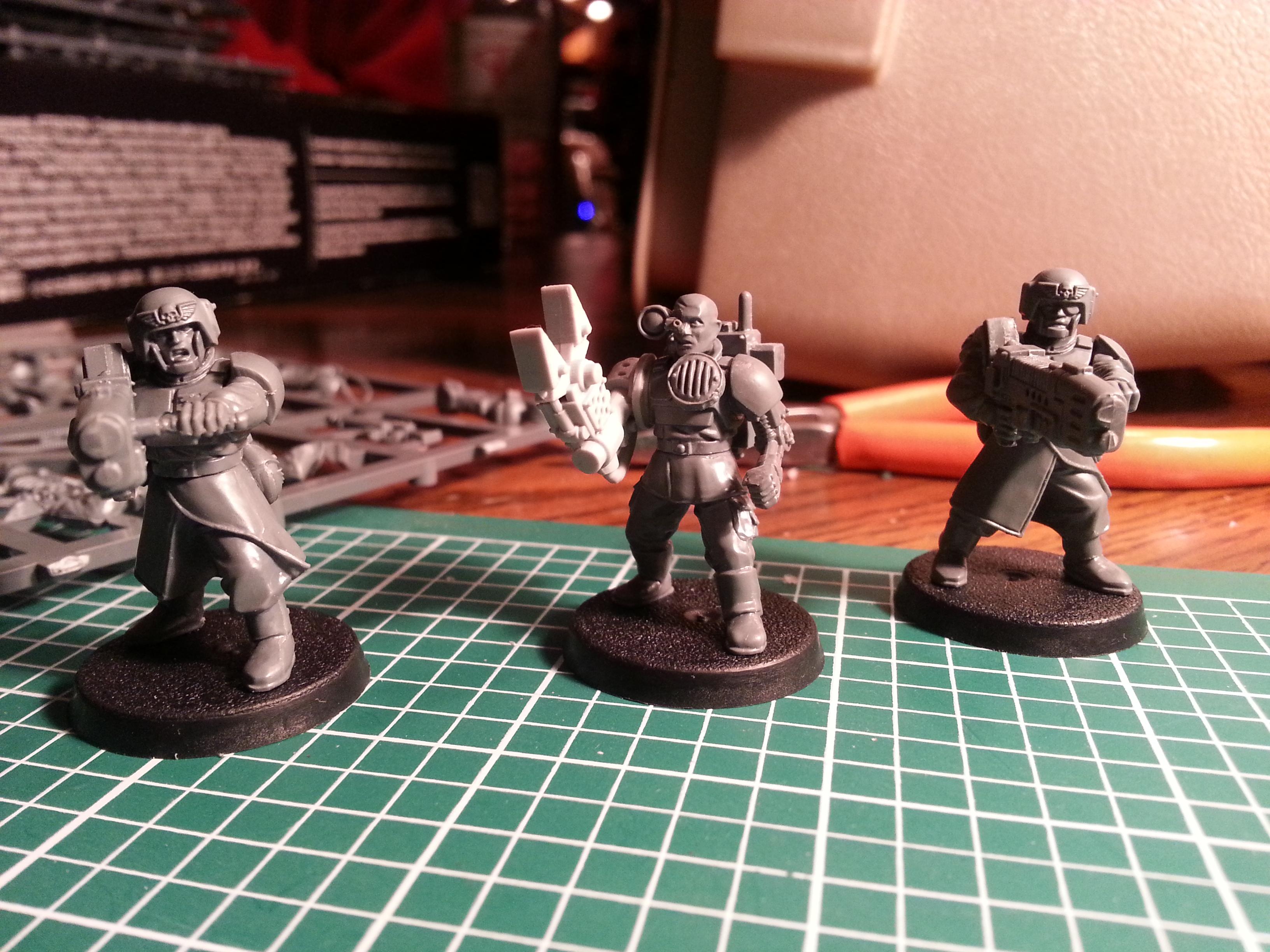 a friend gave me an orc servoarm, i had to remove all the spiks to make it more imperial