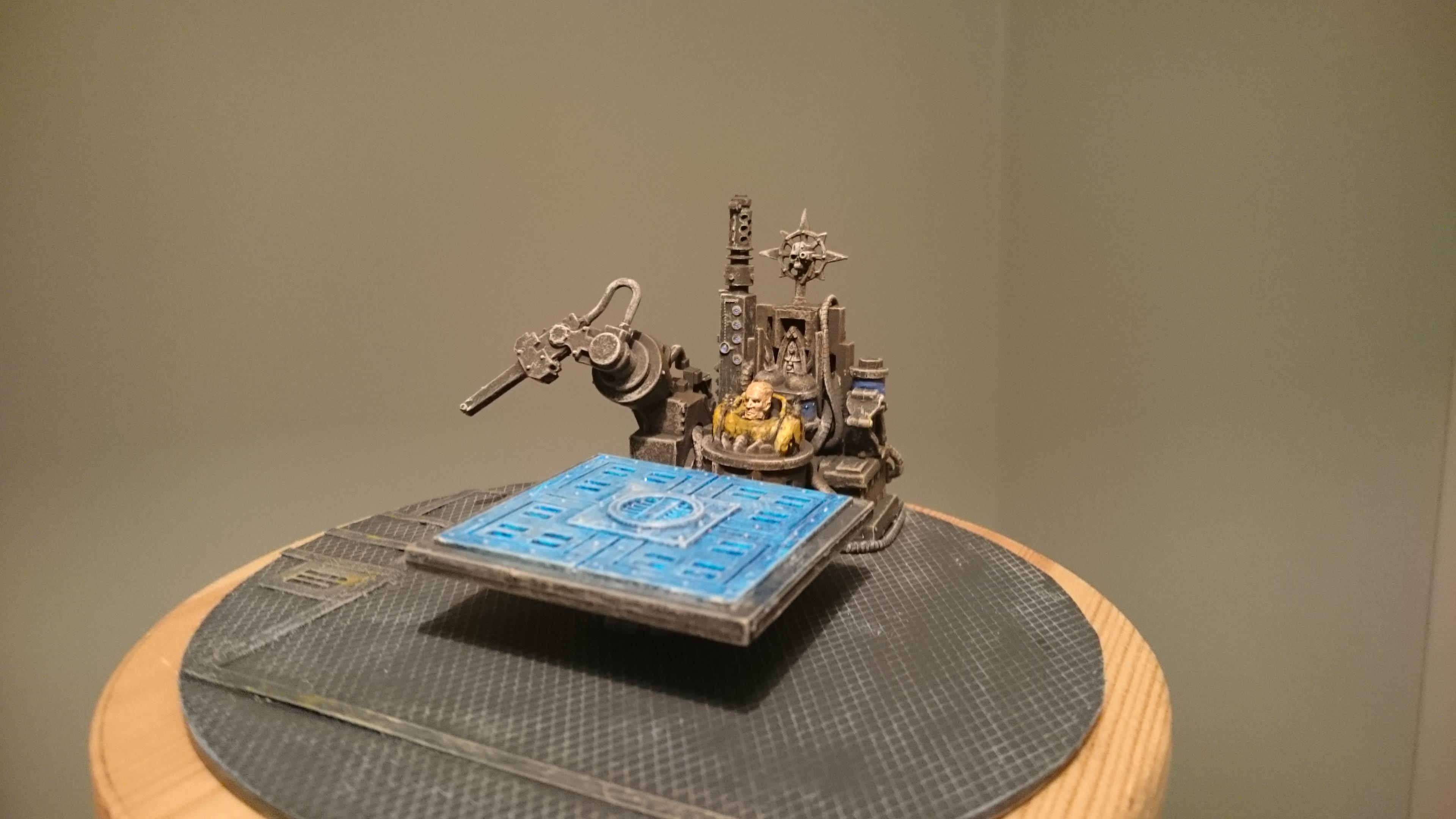 Grandmaster at holo table 