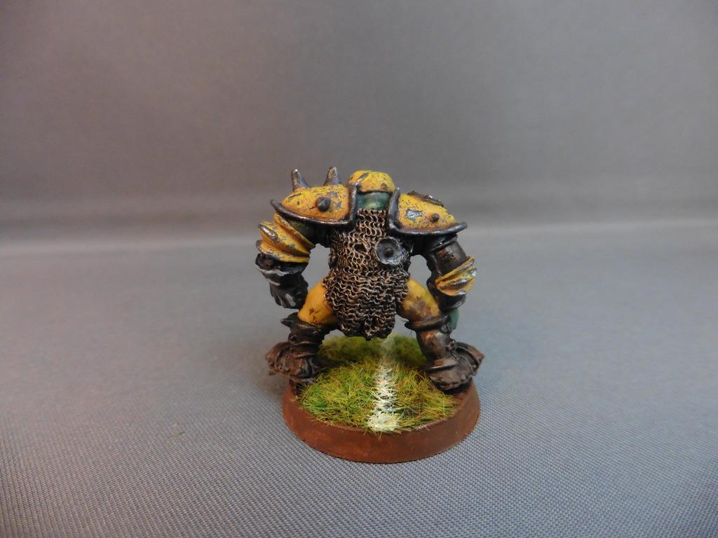 Blood Bowl, Orks, Blood Bowl Ork (rear view)