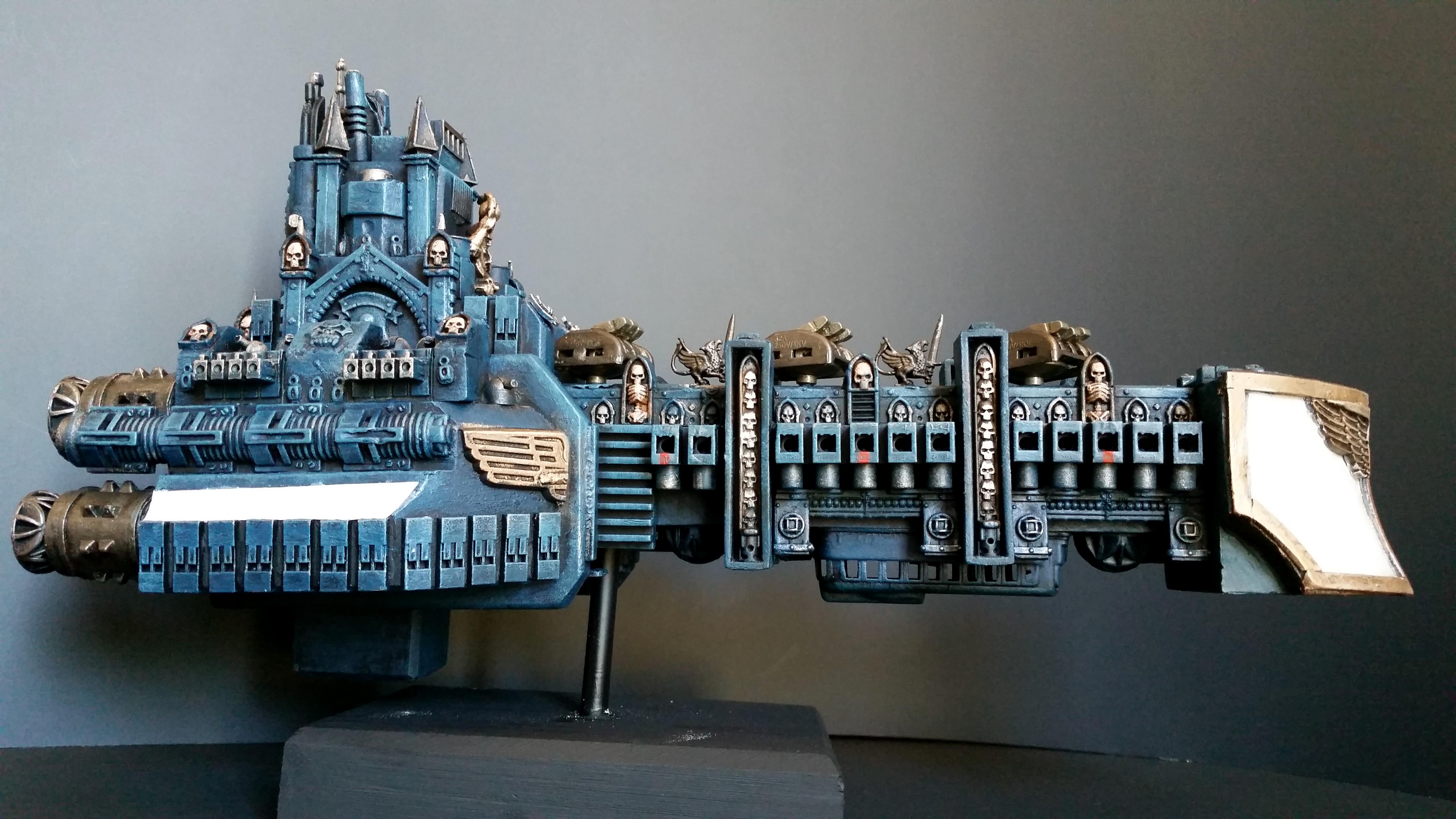 Срм вархаммер. Вархаммер 40000. LEGO Battlefleet Gothic. Корабли вархаммер 40000 модели. Warhammer 40k космический корабль Империума.