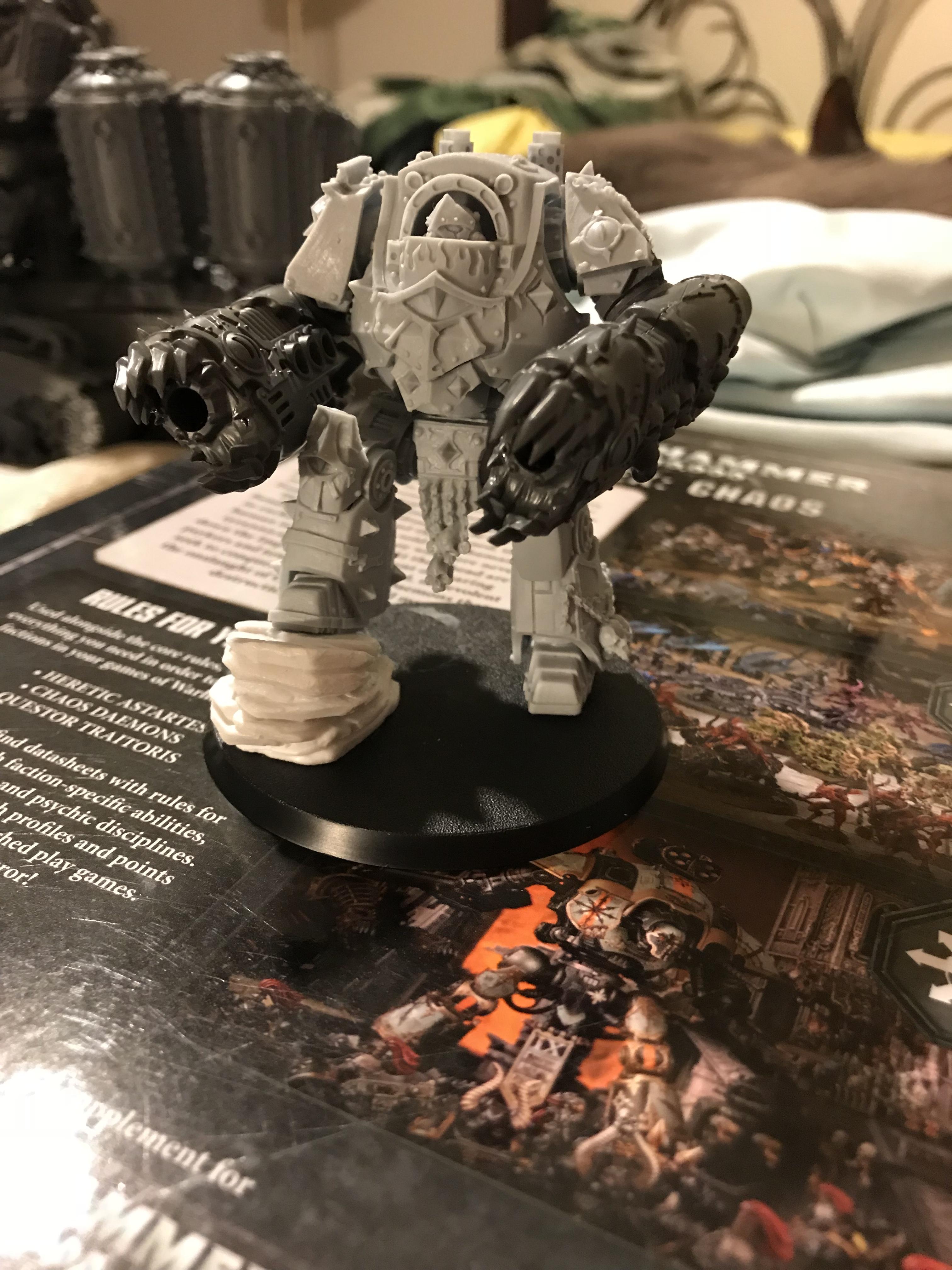 Contemptor with claws