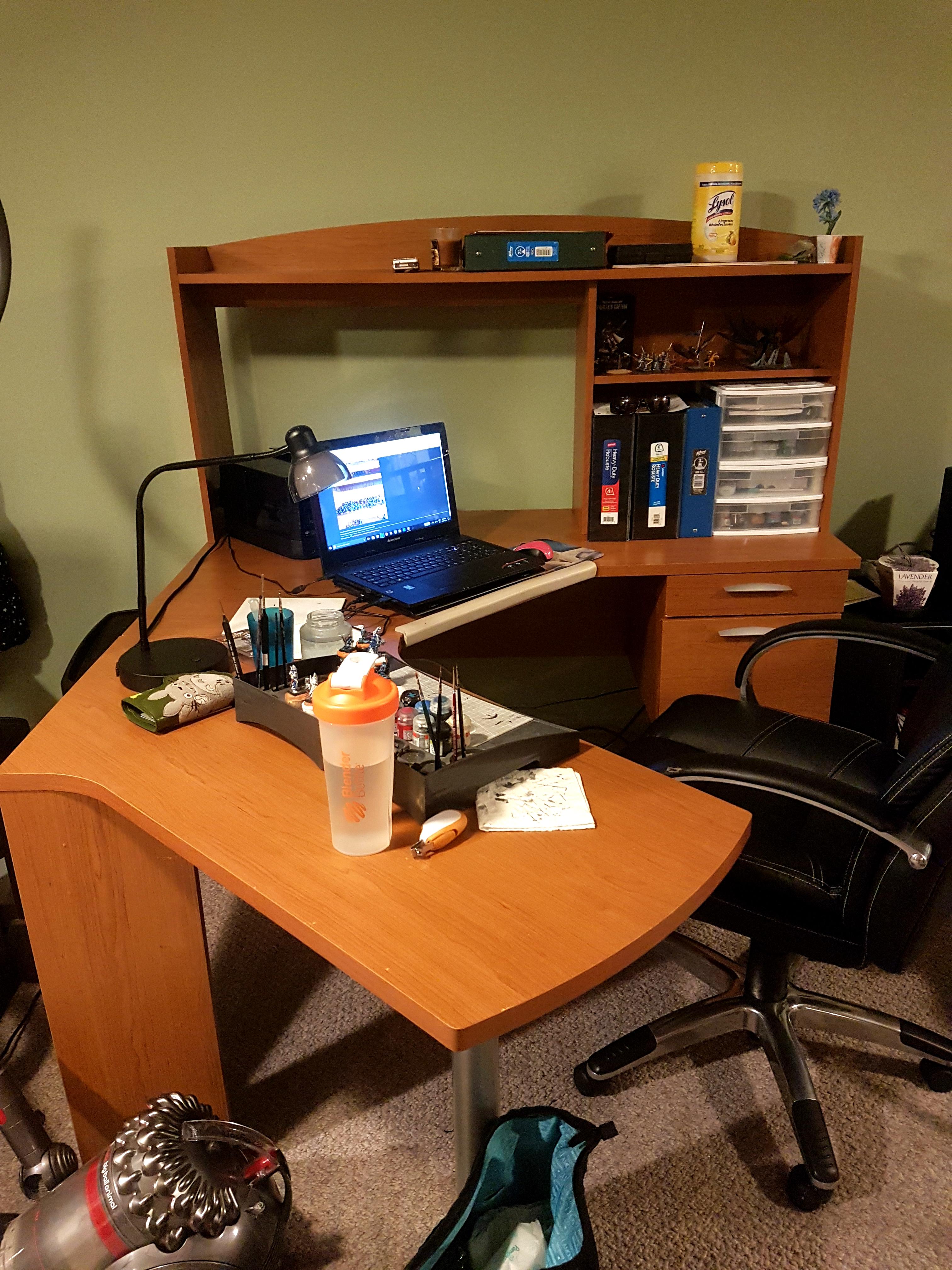 Painting desk