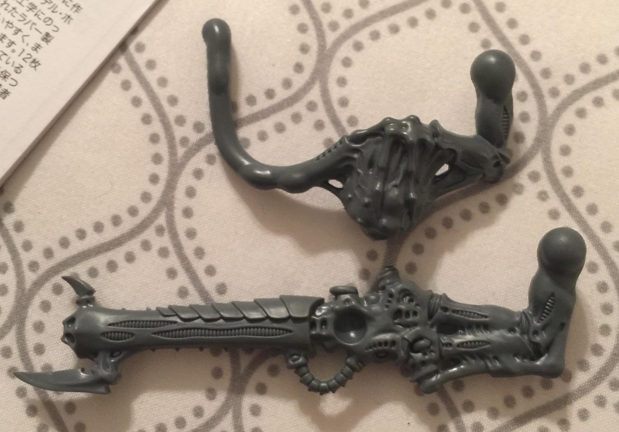 Dock the arm, and tentacle, clean up the sac, then green stuff it to attach to the socket. 