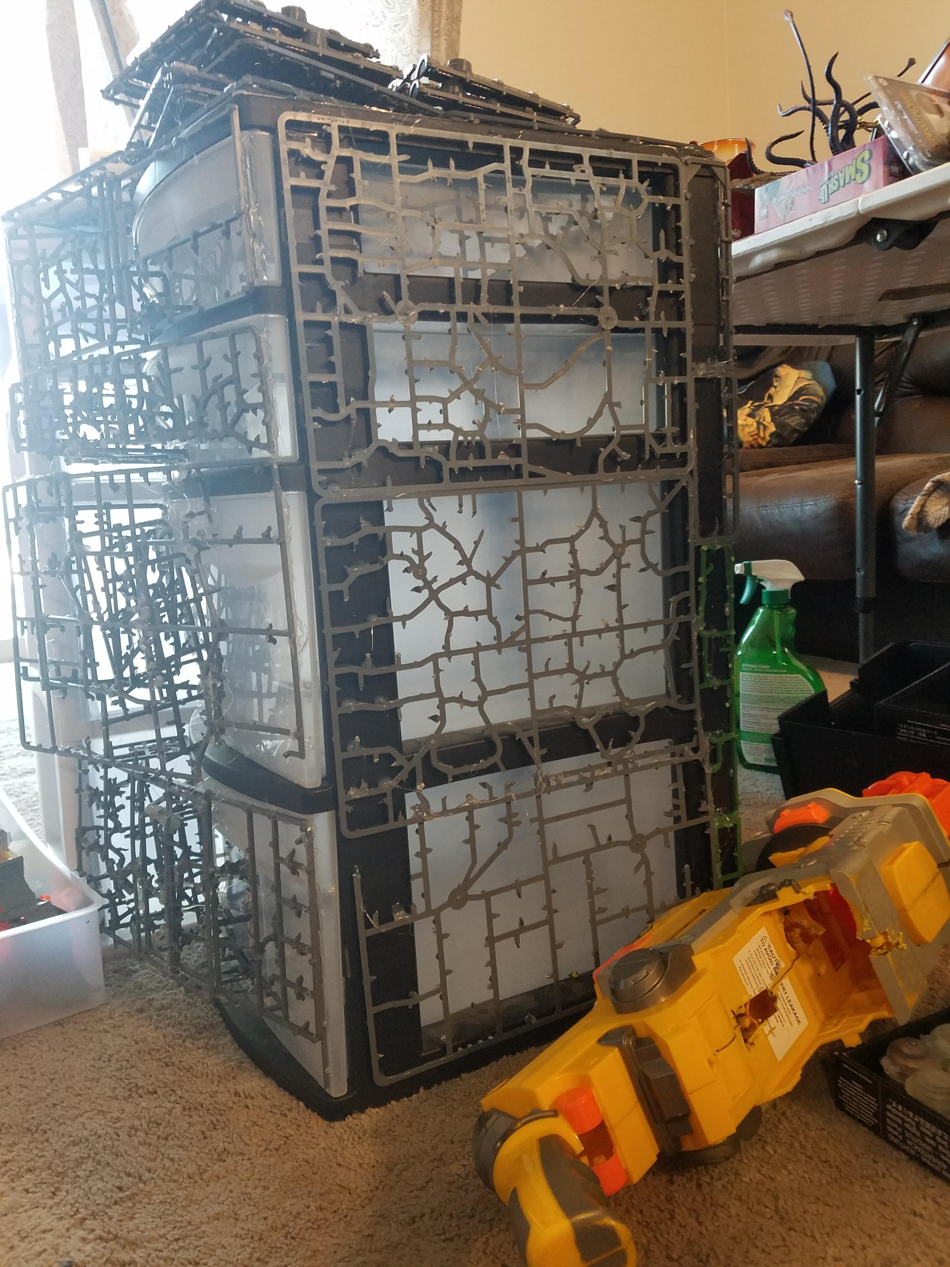 Sprue framing on the non drawer side