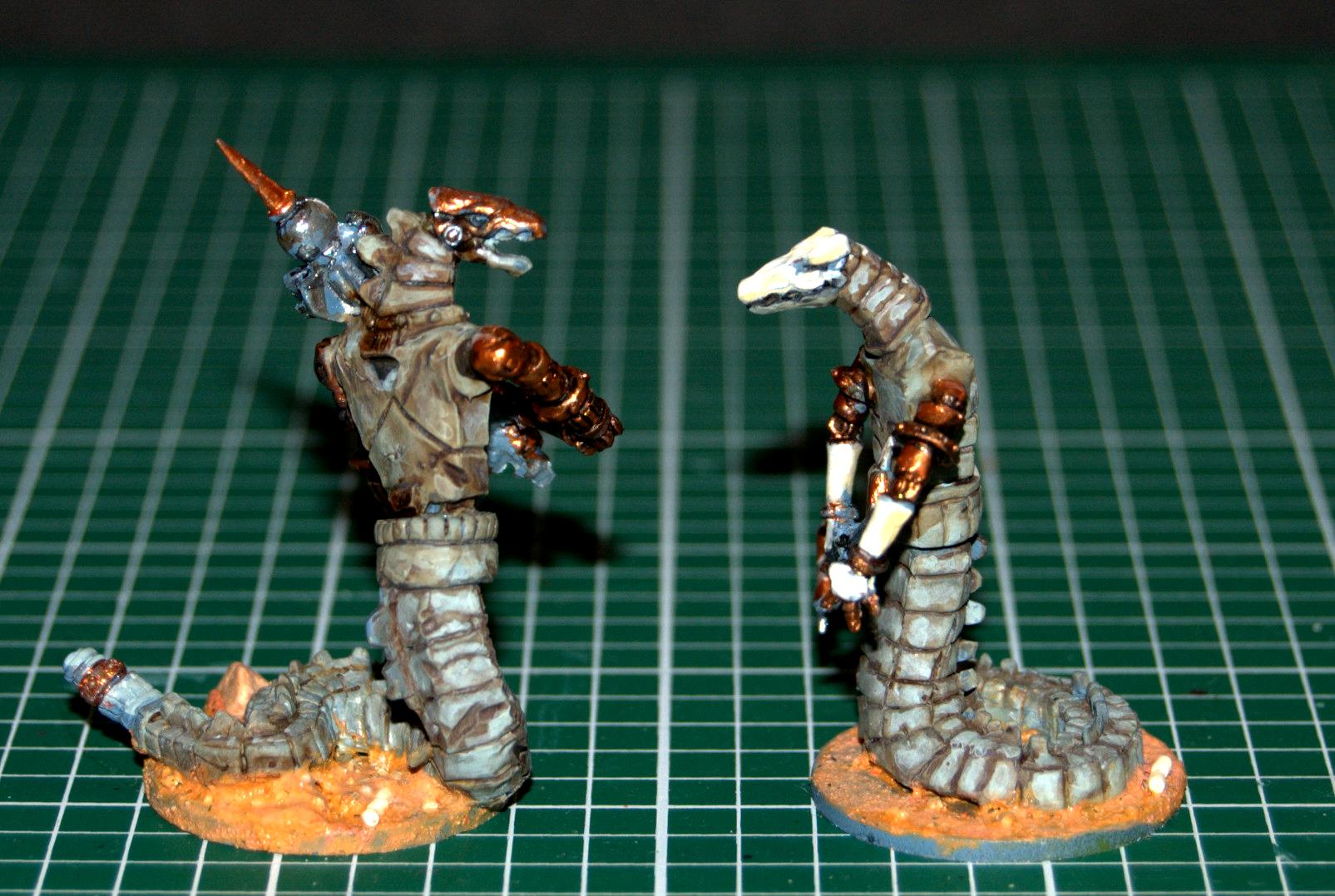 Naashti, Naashti constructs