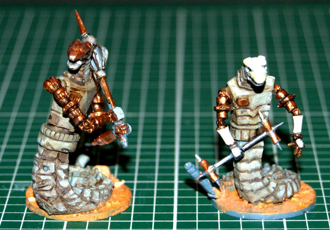 Naashti, Naashti constructs