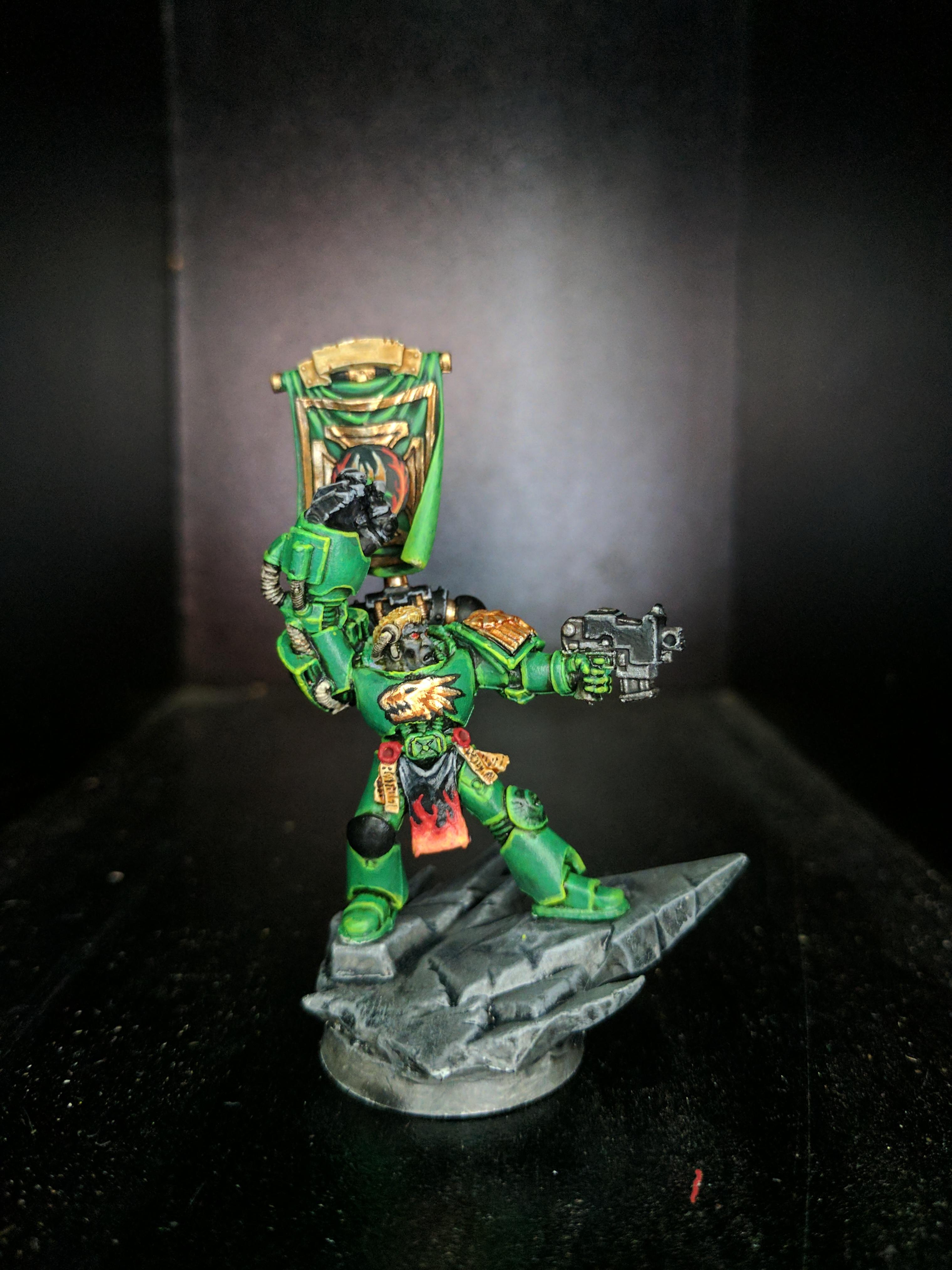 Banner, Captain, Dragon, Flames, Power Fist, Salamanders, Space Marines