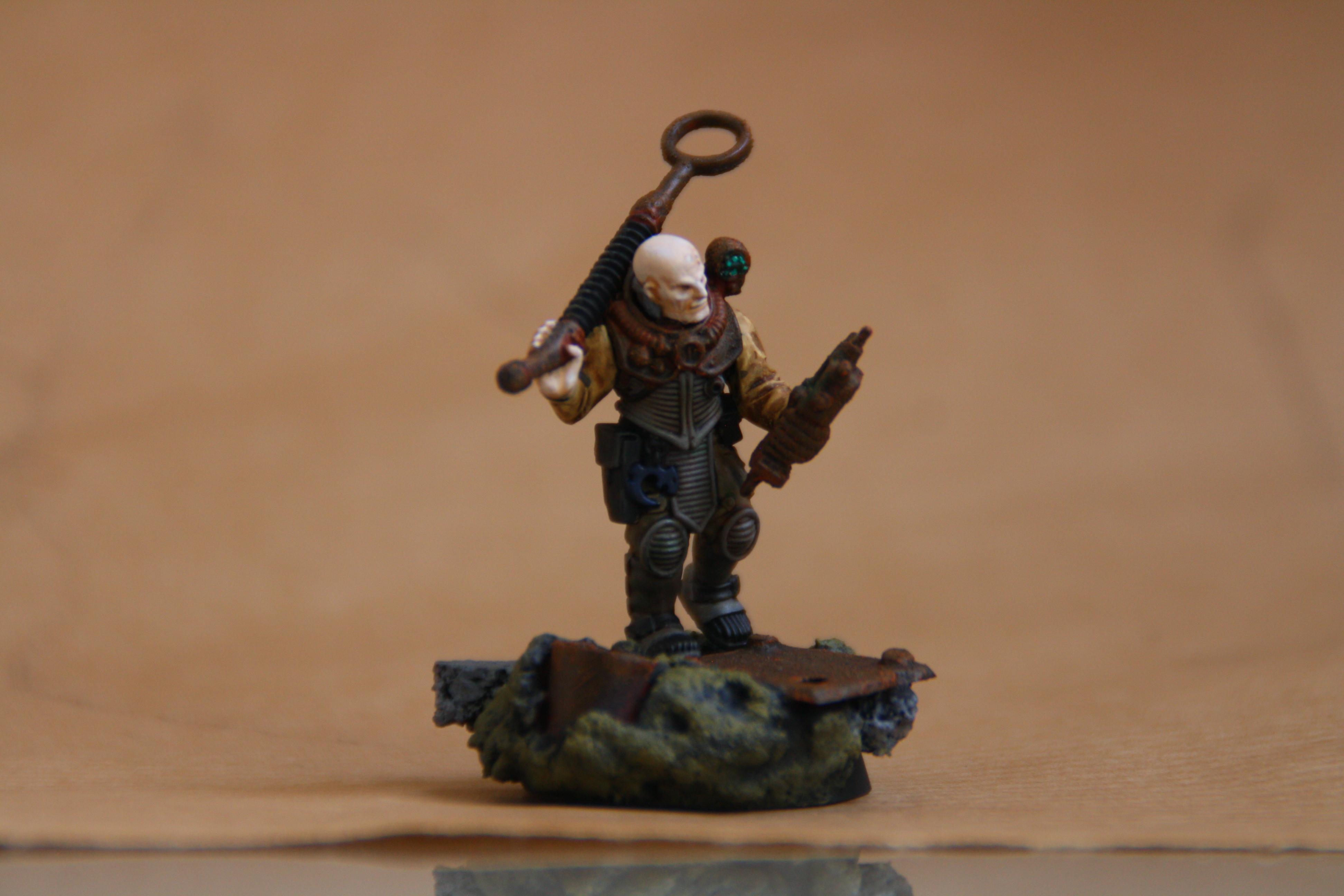 worker with detector