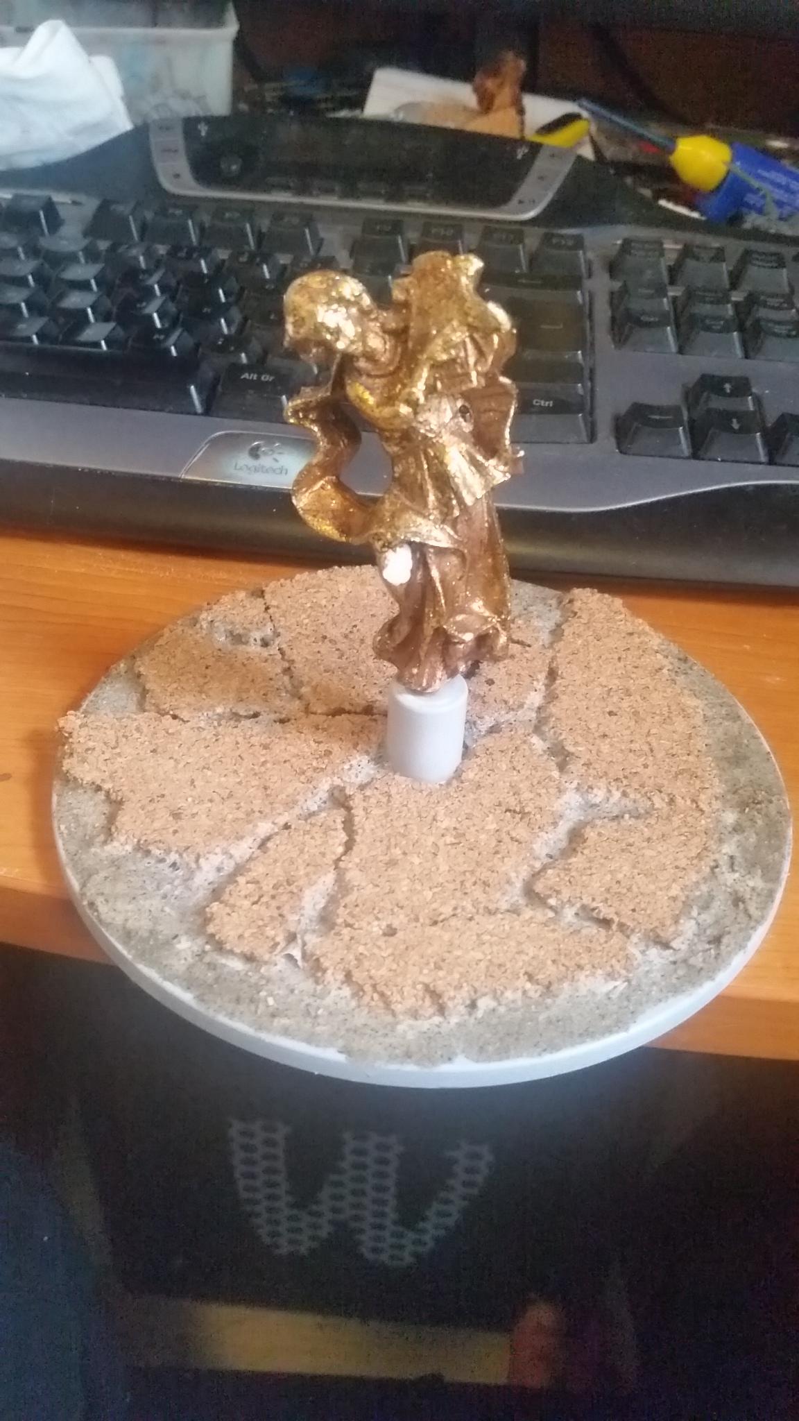 statue