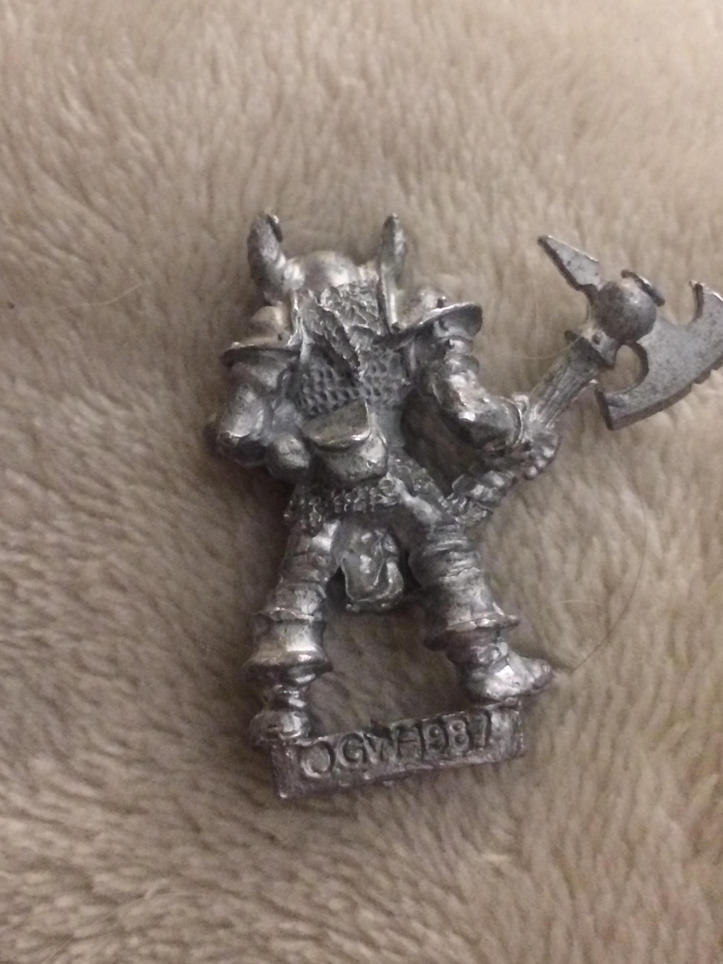 Back of the little dude. 