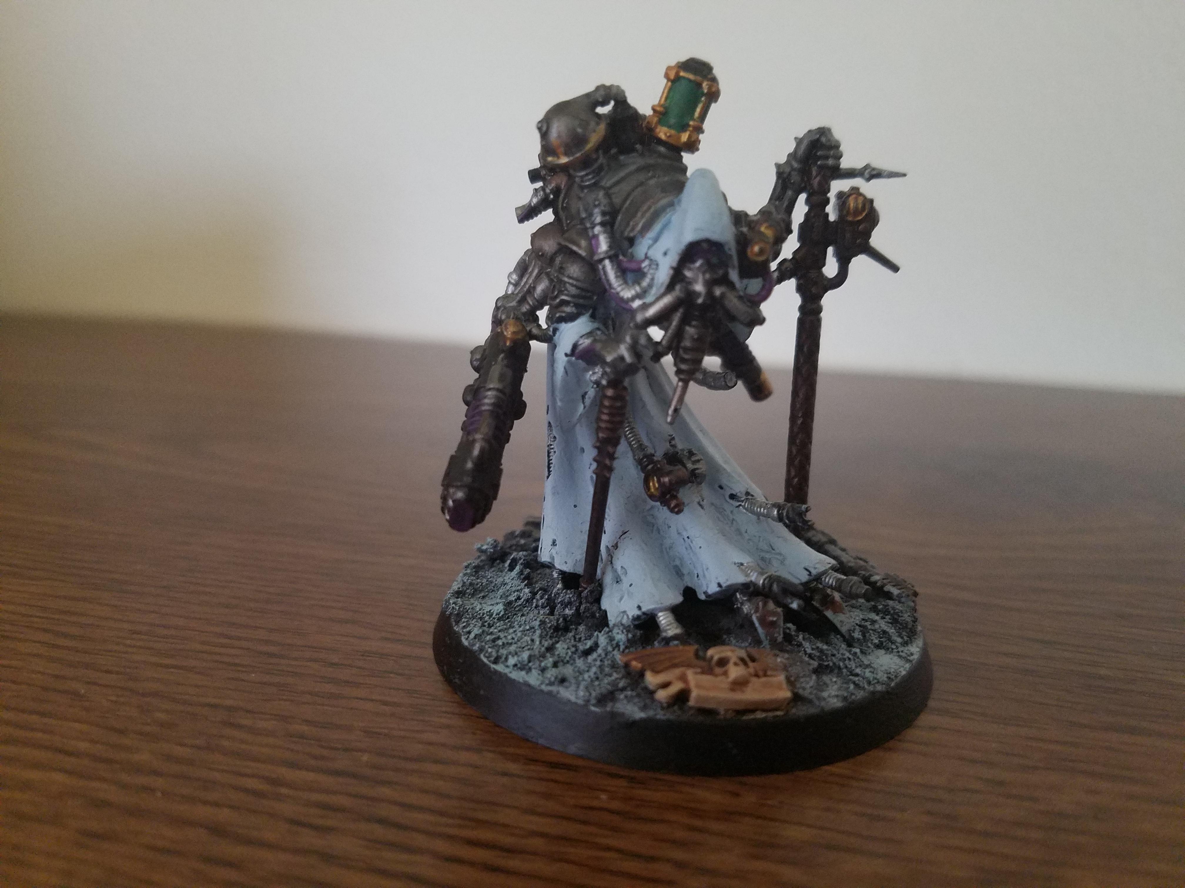 The first leader of my Bridgeburners. Unfortunately a couple of bits (namely the axe head...) were busted off and lost for all eternity. So now, instead of an Omnissian Axe, he wields his mighty Omnissian Stick