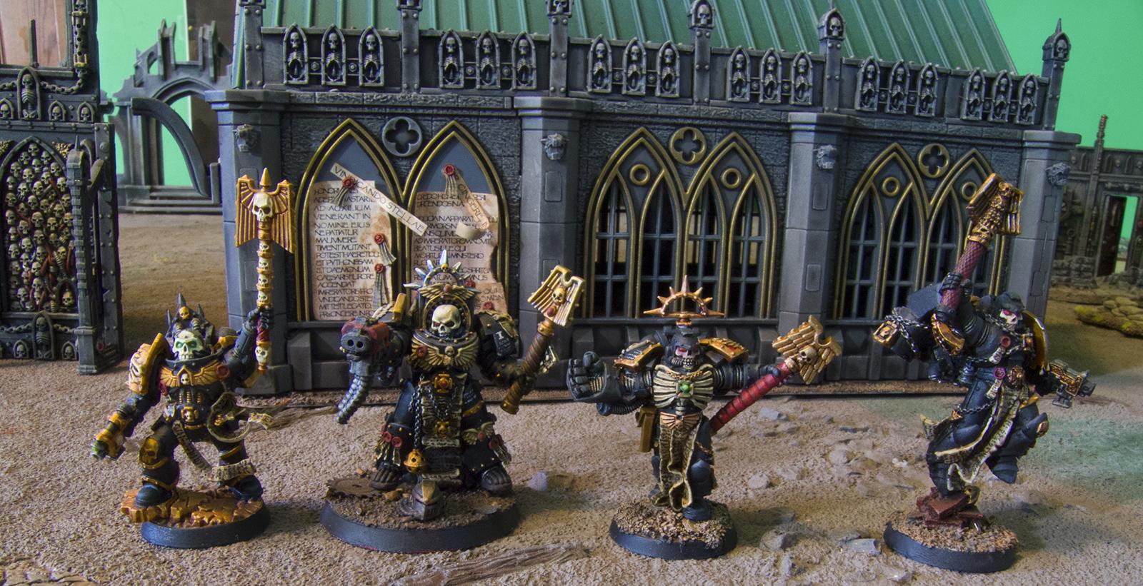Blood Ravens, Blood Raven Chaplain with Power Fist 04 (group)