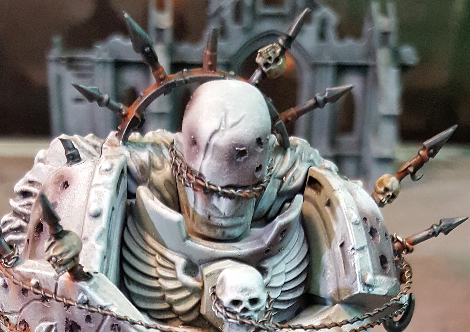 Honoured Imperium statue (debased by Chaos) 04