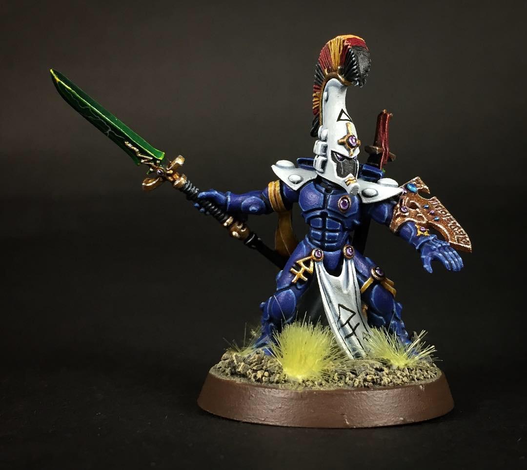 Dire Avenger Exarch, Eldar, Scatter Shield And Dome Glaive