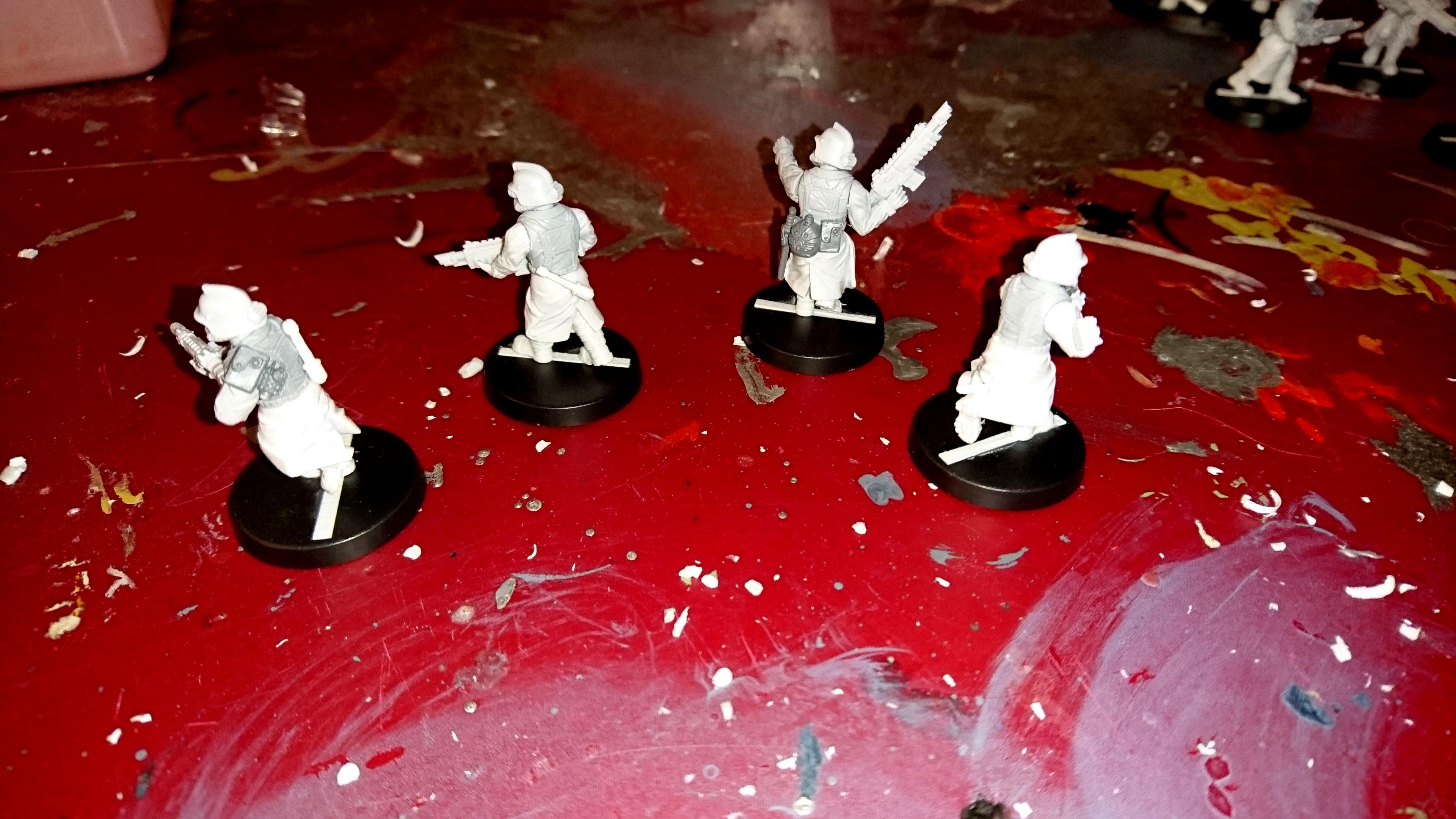 R&amp;h, A Bunch of heavily armed Falschirmgrenadiere