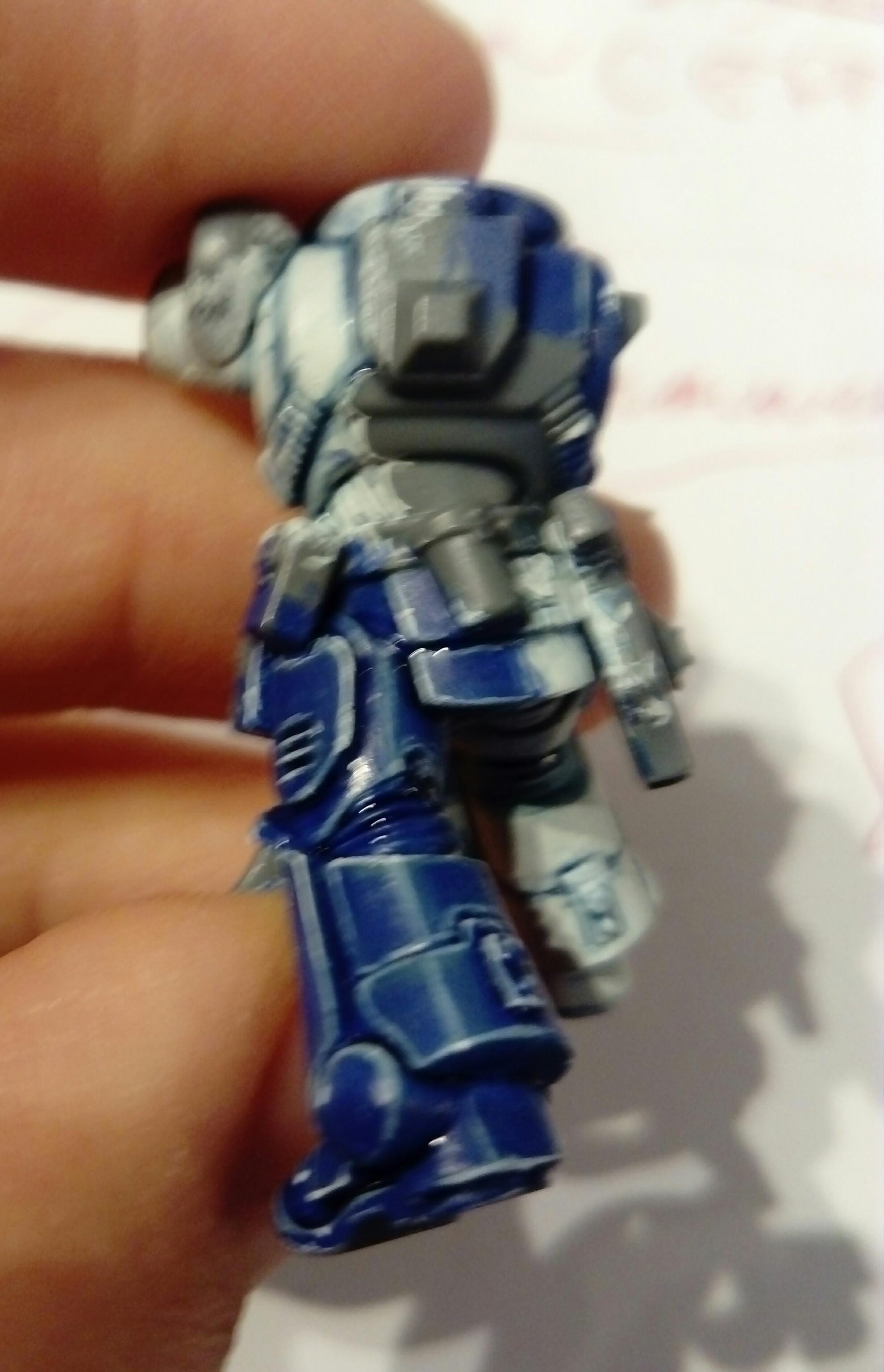 Edge highlighting on the blue 