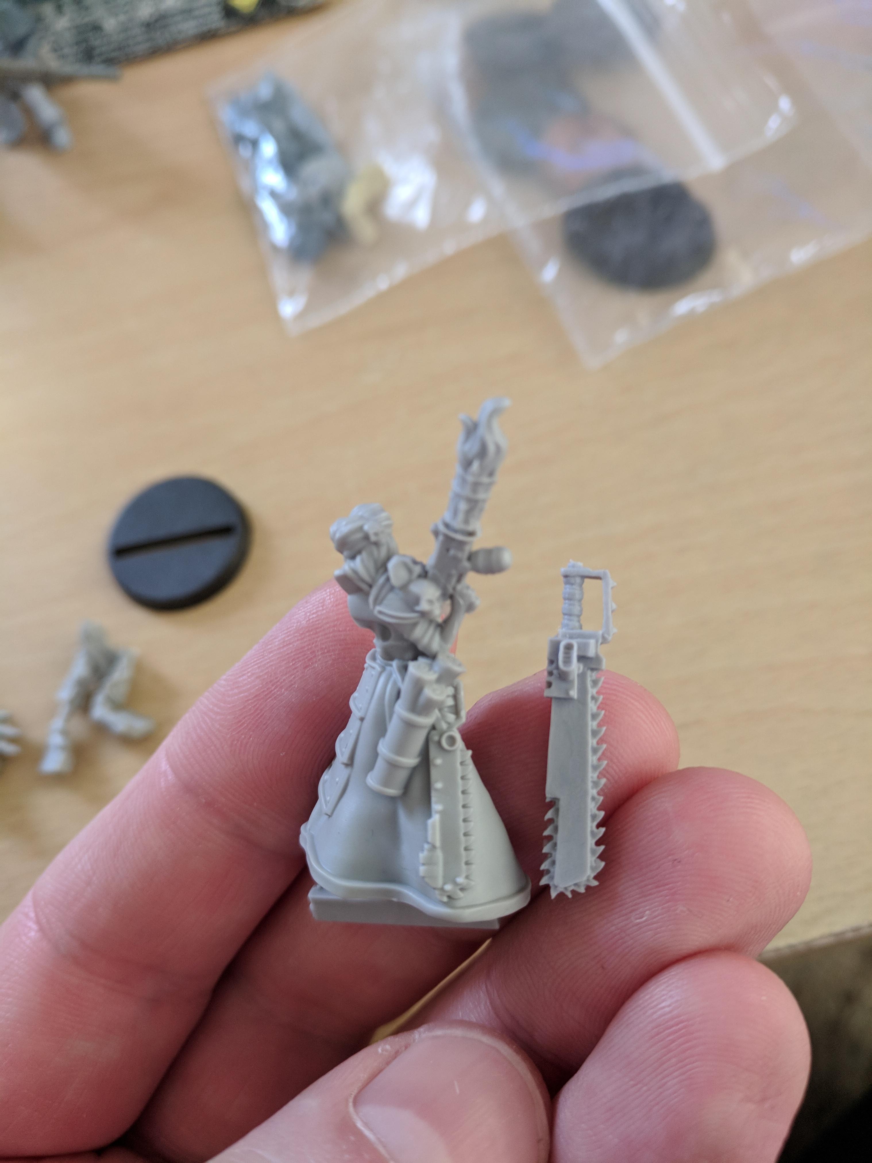 Inquisitor, Inquisitoress, Maxmini