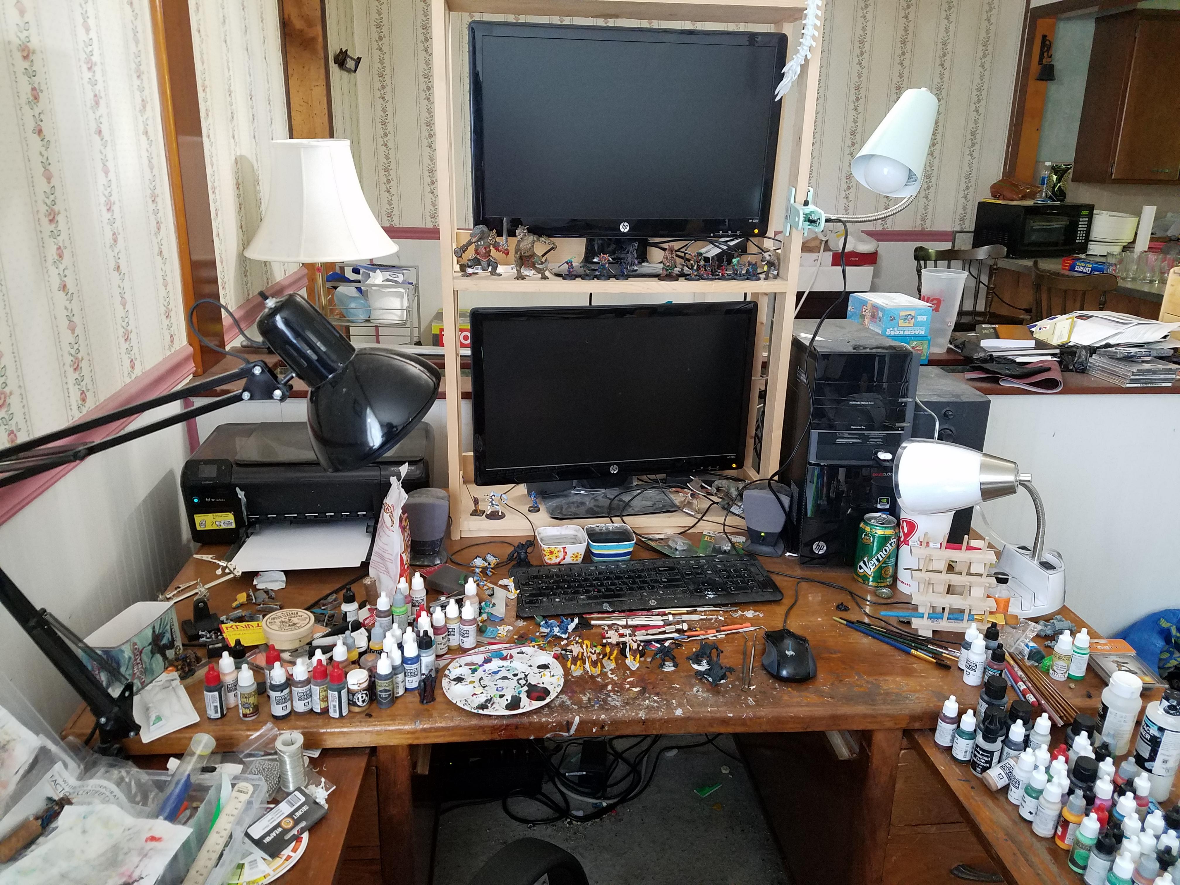 Clutter, Lamps, Painting Desk, Tmi - Workstation - Gallery - DakkaDakka