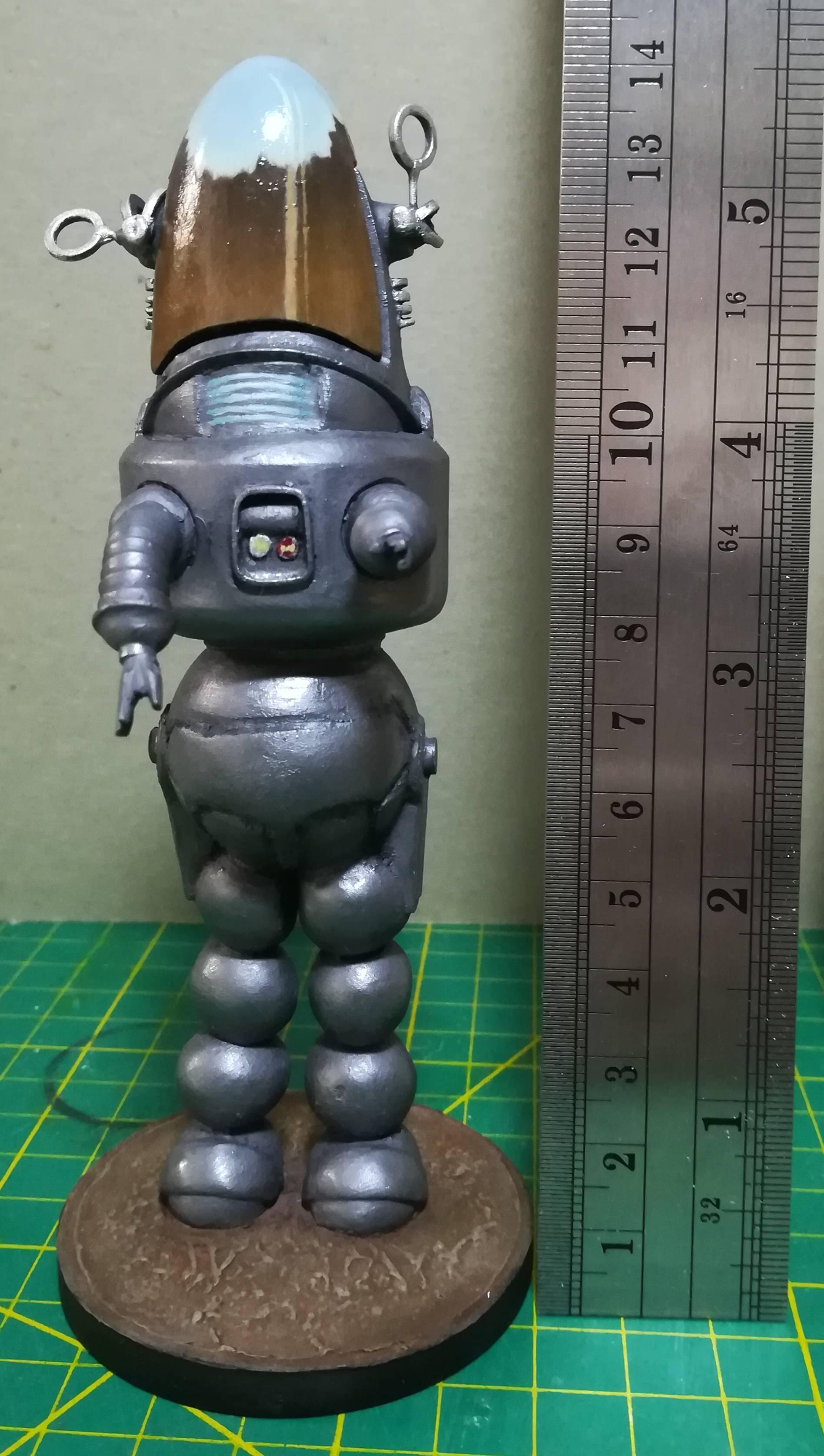 Robby the Robot scale shot