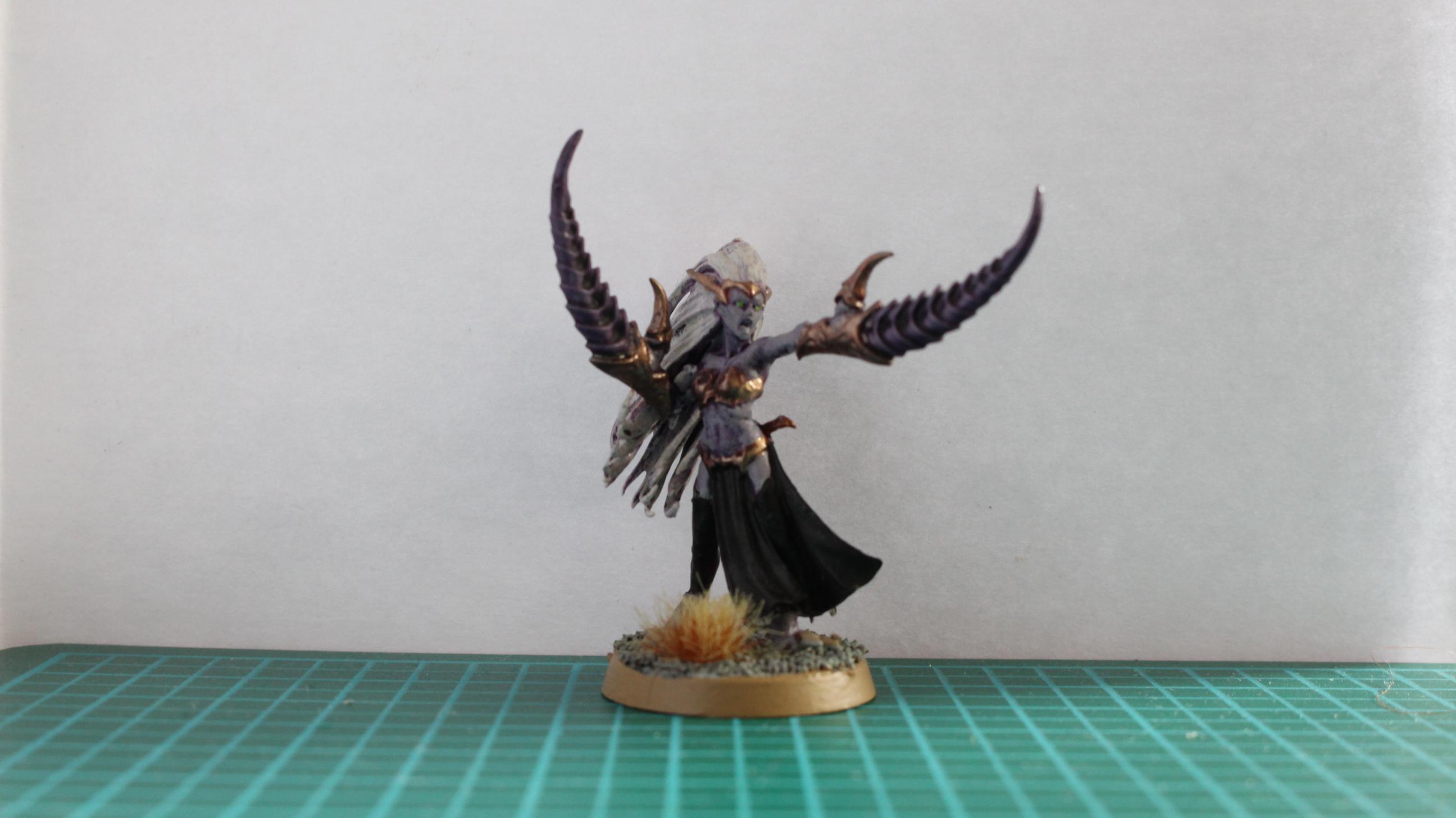 Old Warhammer Dark Elf Sorceress? Claws from Demonette kit