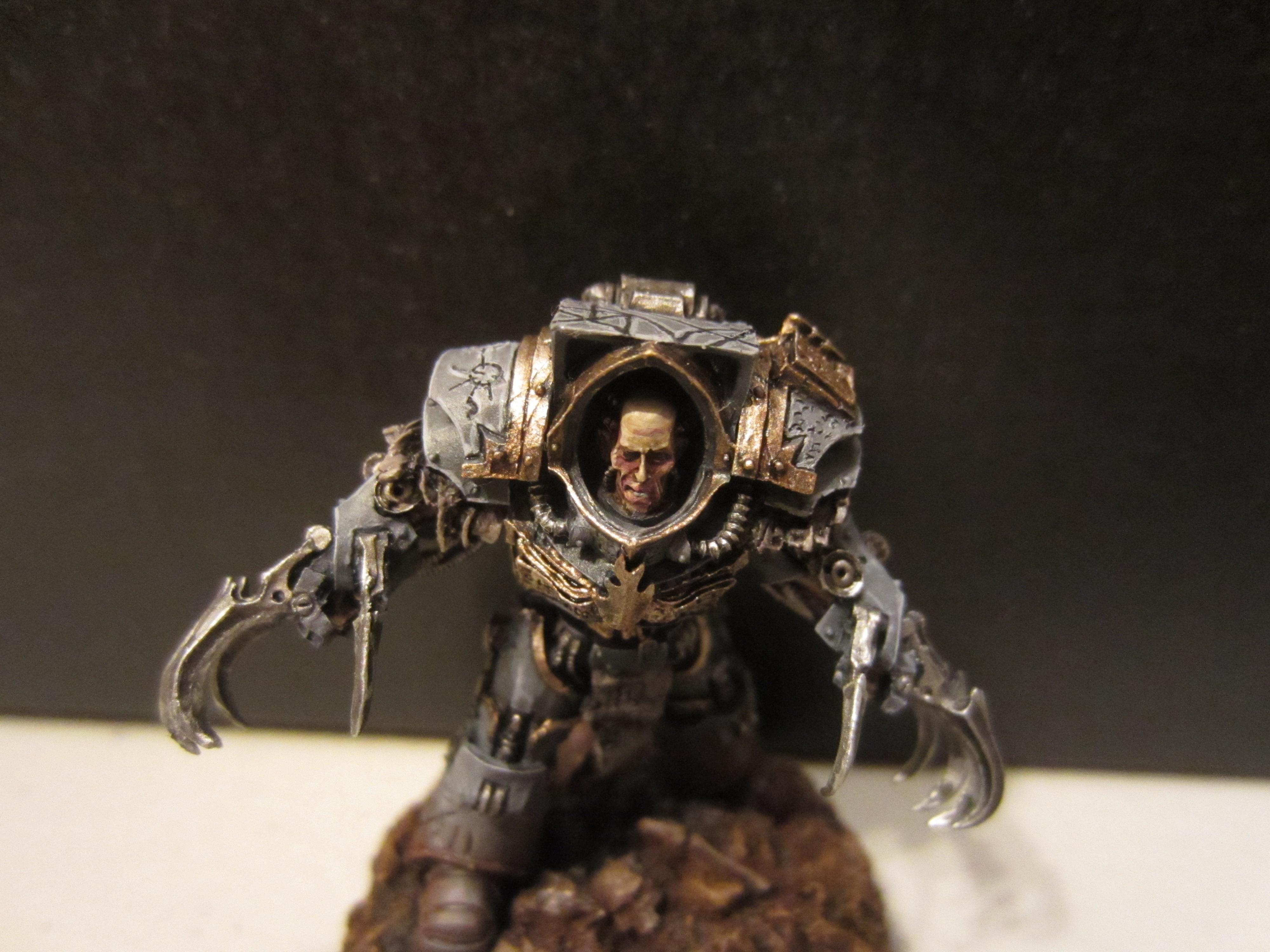 Cataphractii, Freehand, Gold, Grey, Horus Heresy, Kor Phaeron, Lightning Claws, Terminator Armor, Word Bearers