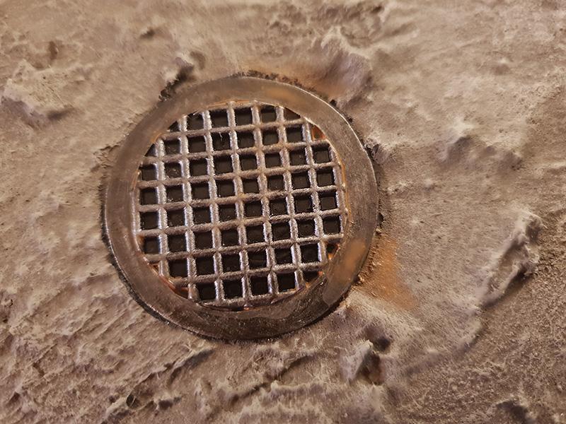 Tunnel openings with rust wash