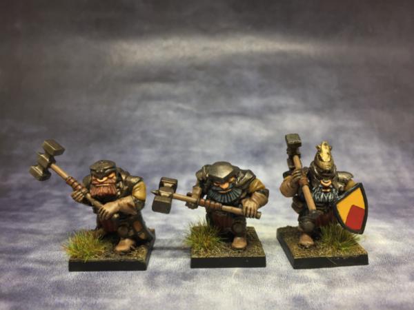  The Army Painter Kings of War Dwarfs Painting Set - 10 Acrylic  Paints for Painting Fantasy Dwarf Infantry and Warmachines - Wargames  Miniature Model Painting : Toys & Games