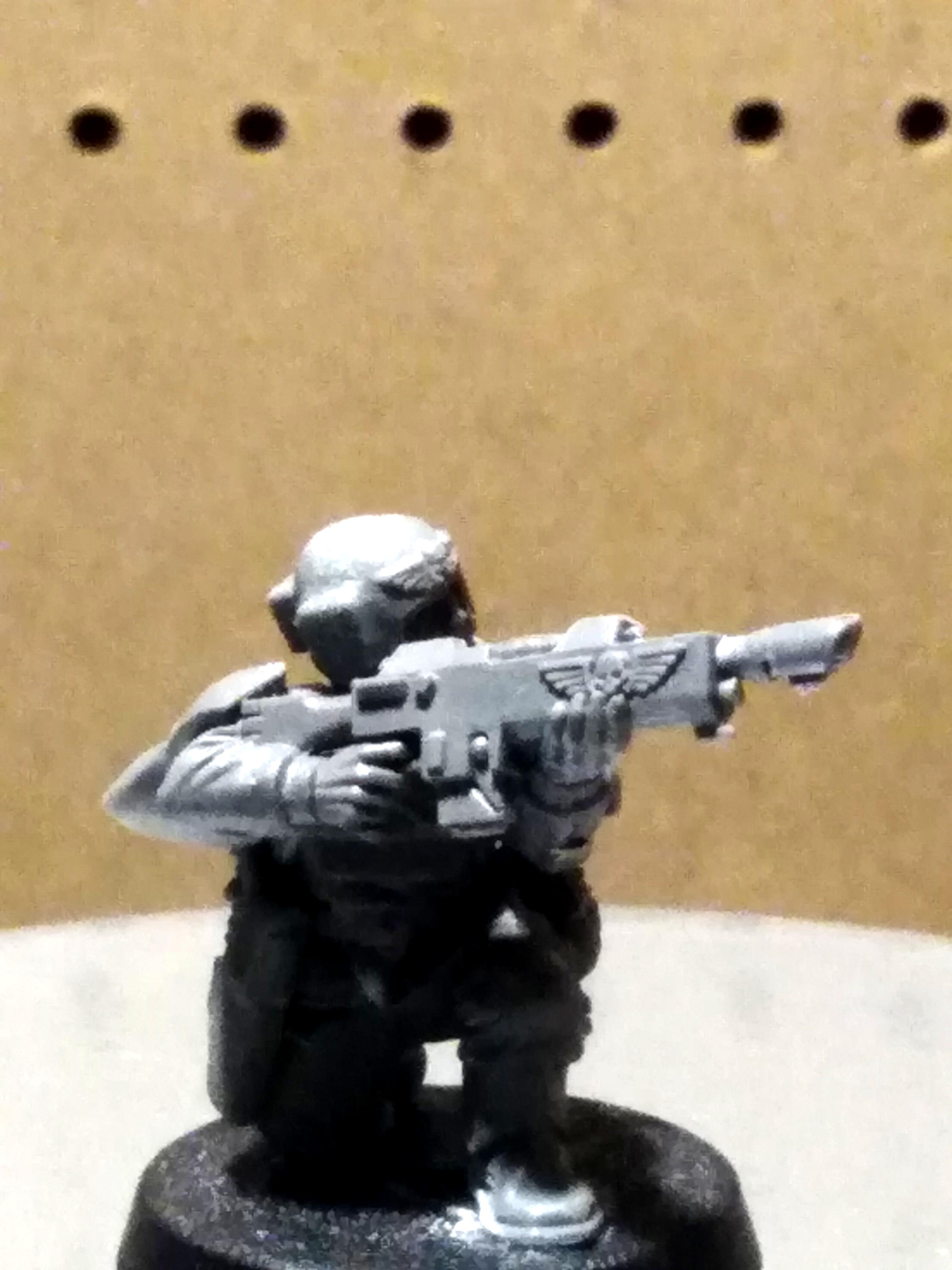 Guardsmen, Imperial Guard, Kneeling