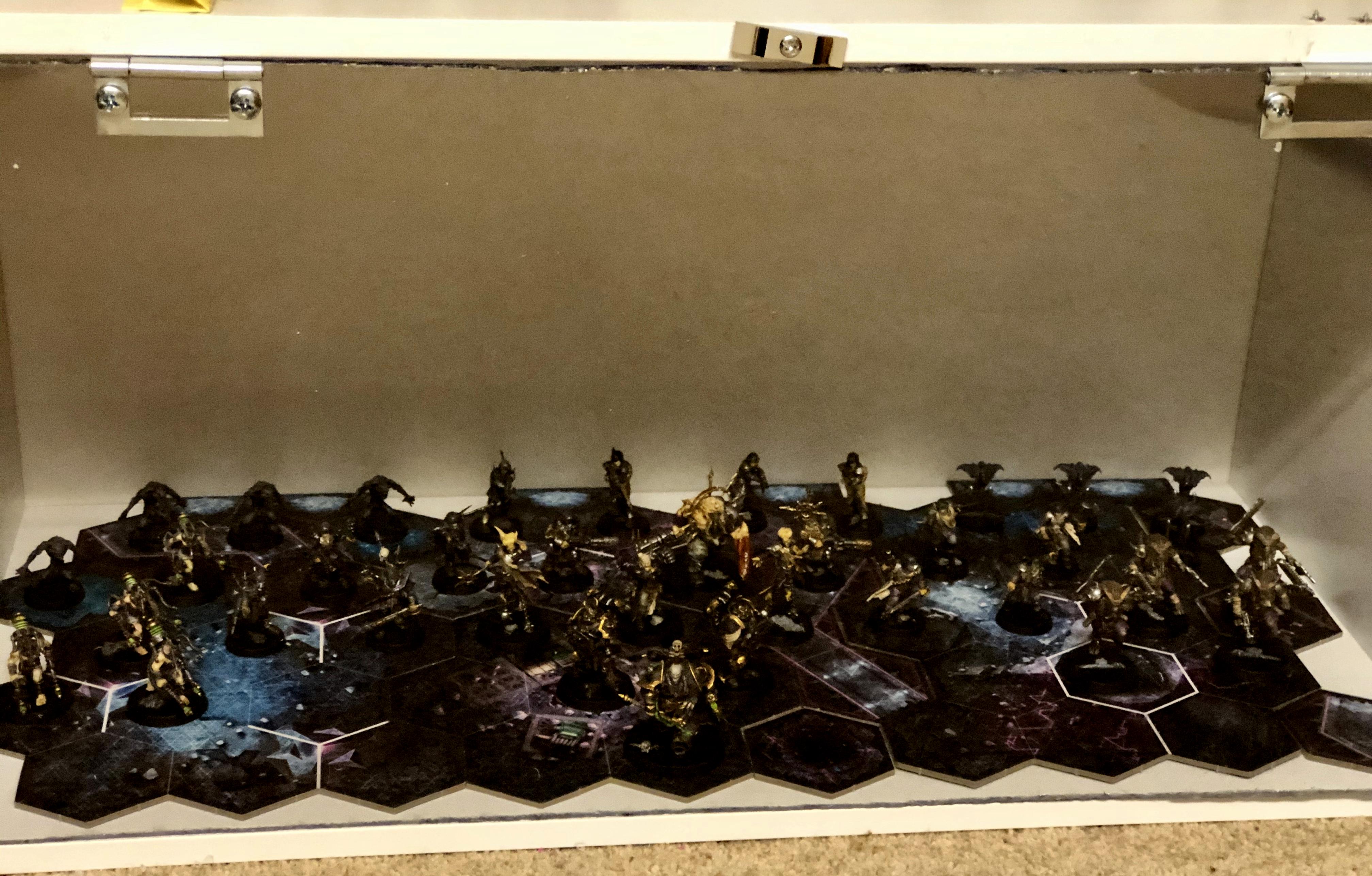 Blackstone Fortress, Chaos, Chaos Beastmen, Chaos Ogryn, Chaos Space Marines, Negavolt Cultists, Obsidius Mallex, Rogue Psykers, Spindle Drones, Traitor Commissar, Traitor Guard, Ur Ghuls, Warhammer 40,000, Warhammer Quest