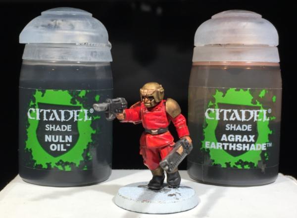 Agrax Earthshade had gone from leaving a clean, glossy (left) look