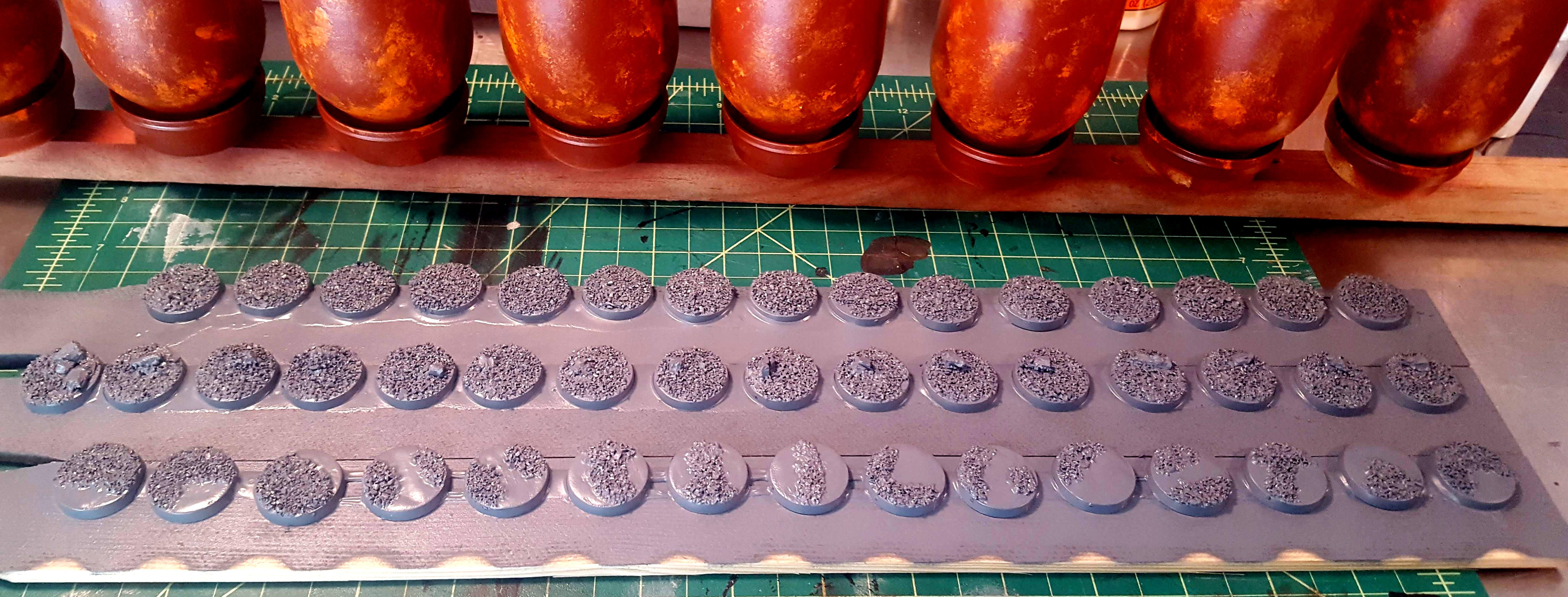 Rattle can weather: bases primed, rusty tanks sealed