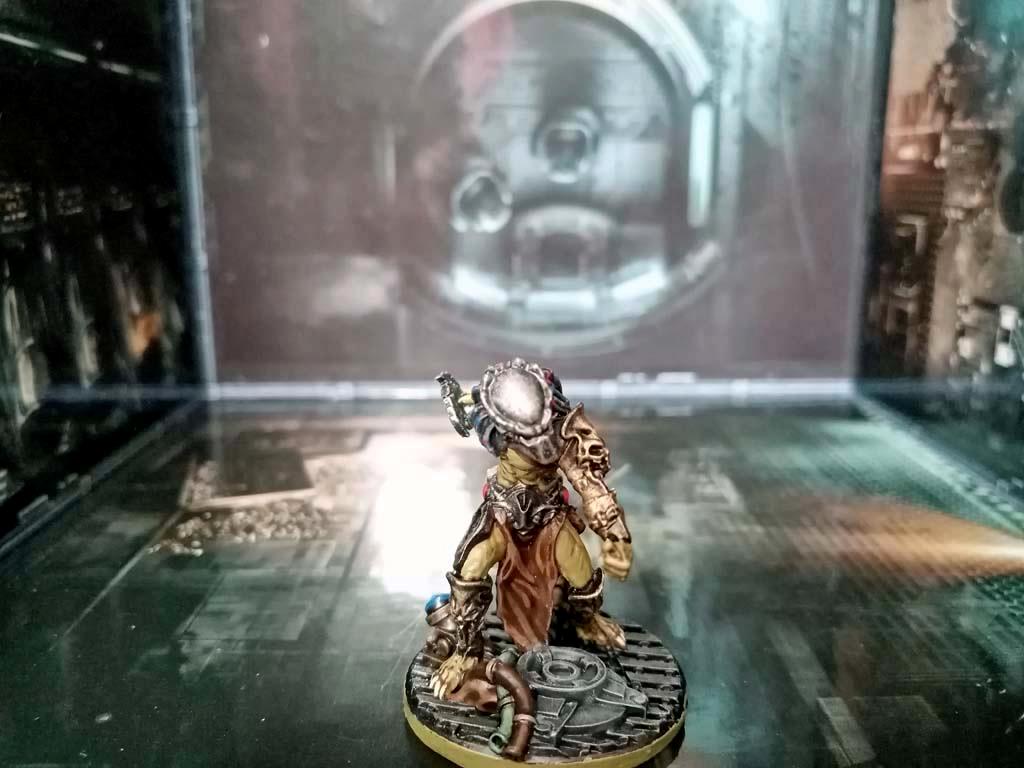 Avp, Predator