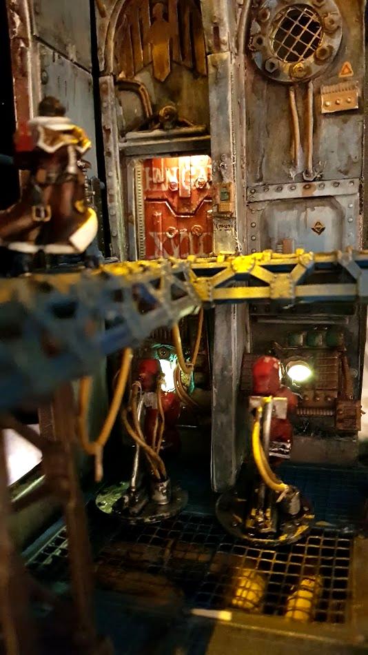 Diorama, Starship, Detail of right wall